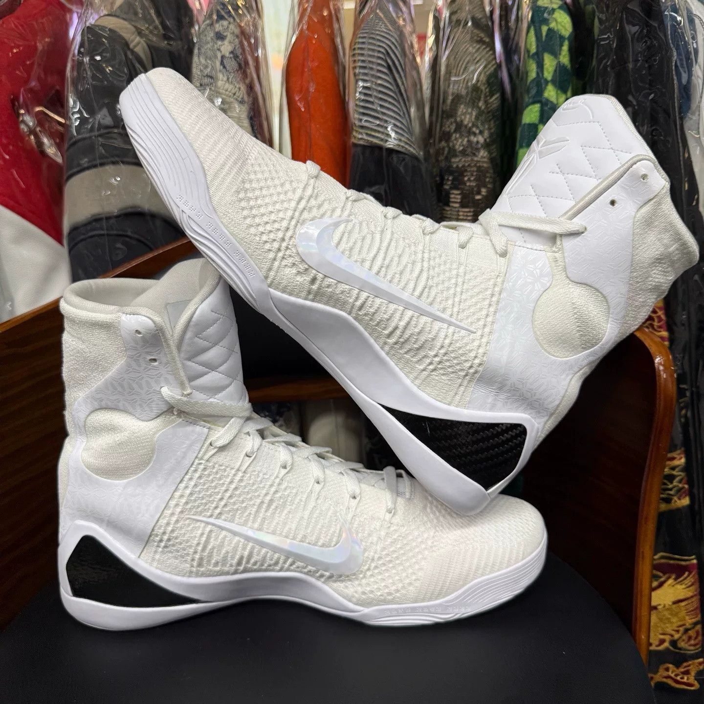 Nike Nike KOBE9 White Lowtop Sneakers 46 Men Size US 12 / EU 45 - 7 Thumbnail