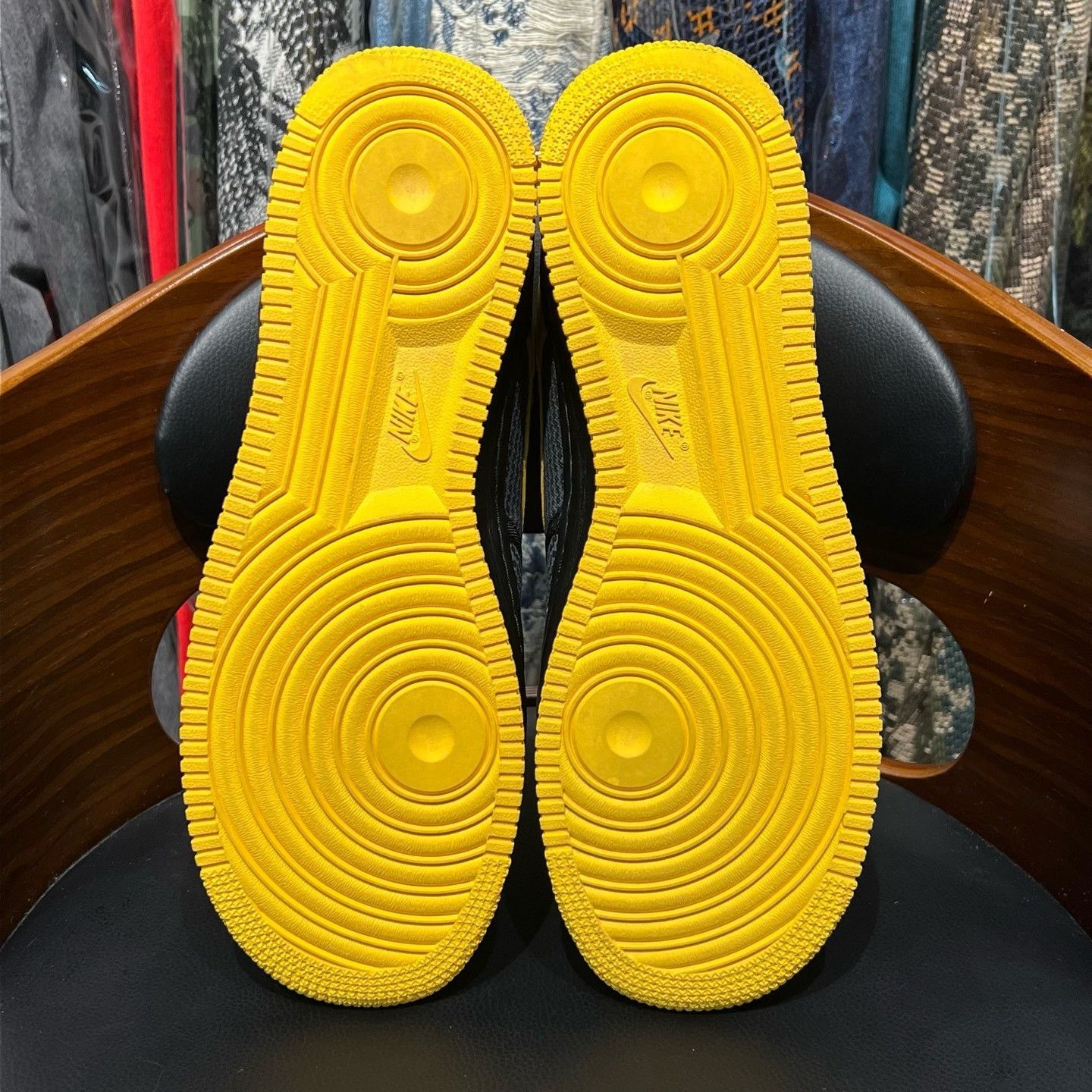 Nike Nike AF1 Collab Yellow Lowtop Sneakers S Men Size US 10 / EU 43 - 9 Thumbnail