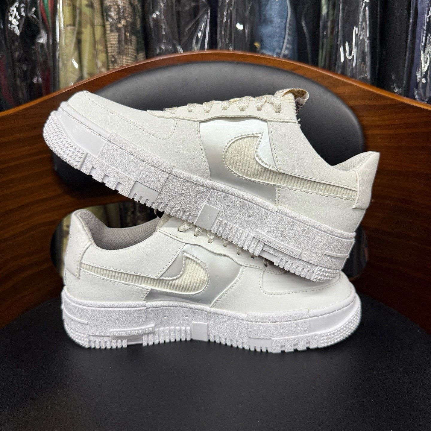 Nike Nike AF1 White Lowtop Sneakers 36 Men Size US 5 / EU 37 - 7 Thumbnail