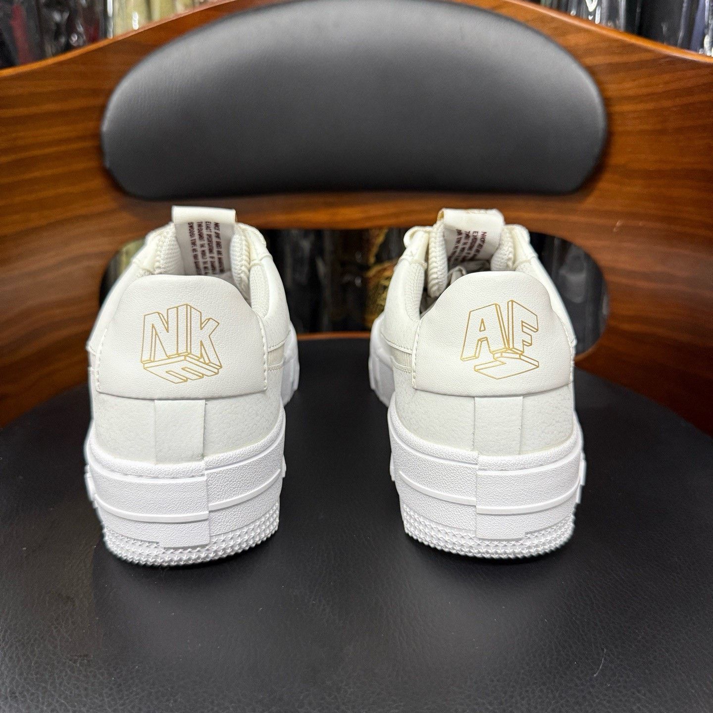 Nike Nike AF1 White Lowtop Sneakers 36 Men Size US 5 / EU 37 - 3 Thumbnail