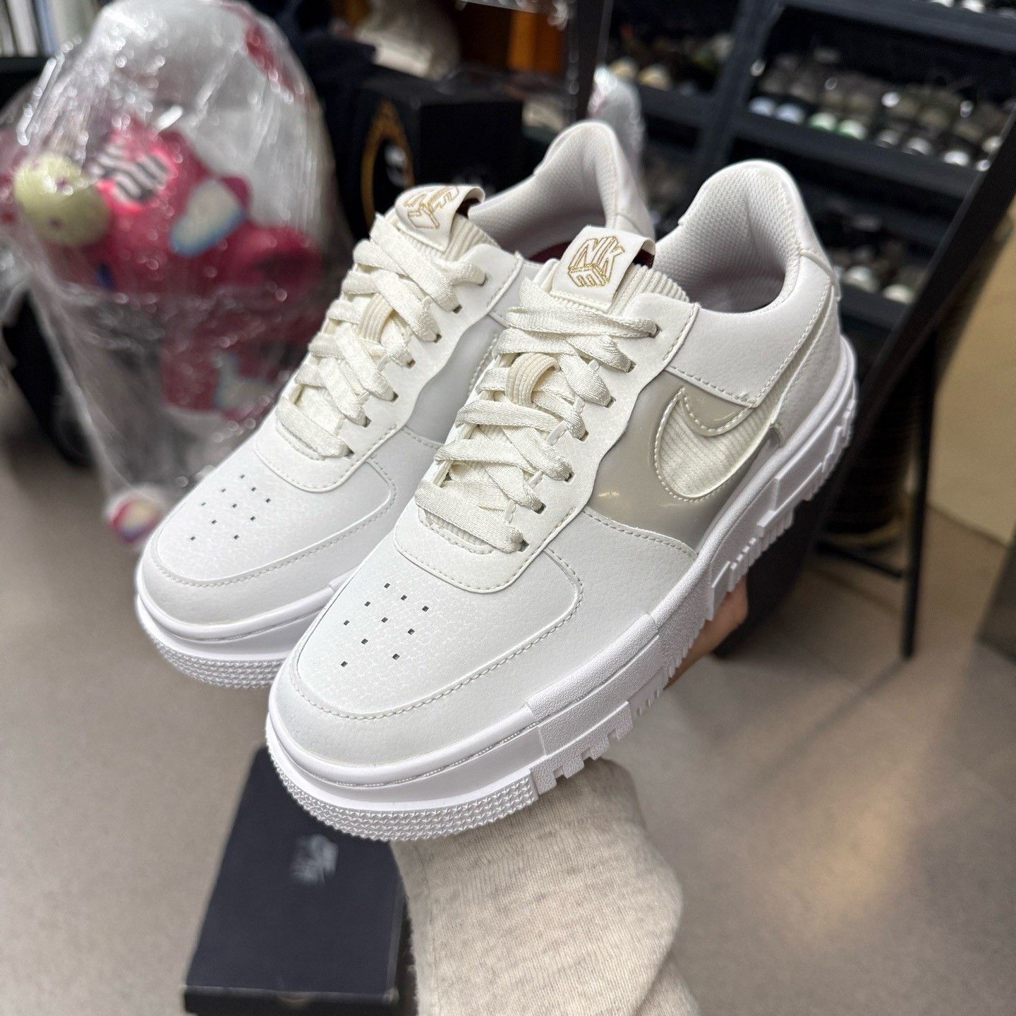 Nike Nike AF1 White Lowtop Sneakers 36 Men Size US 5 / EU 37 - 5 Thumbnail