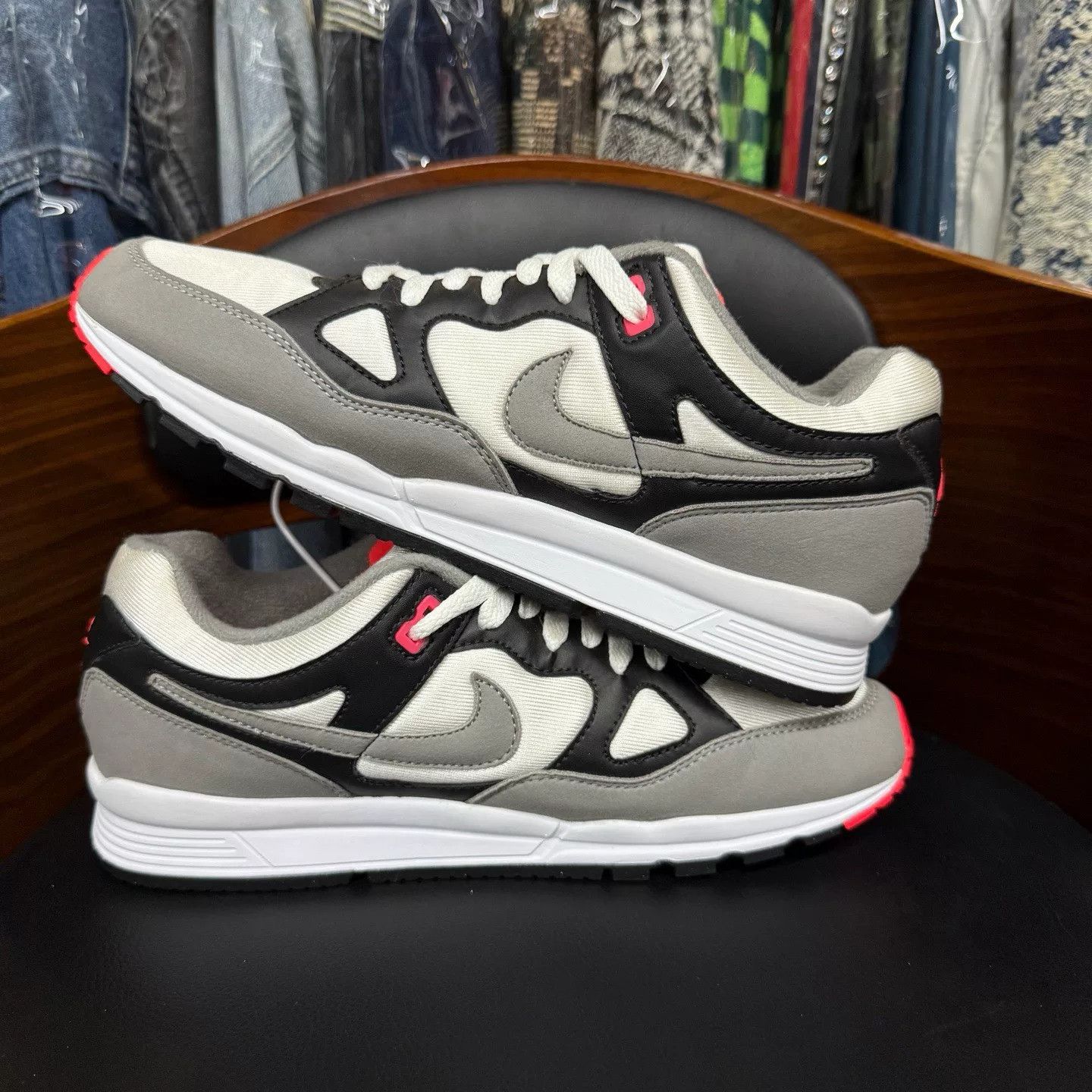 Nike Nike Black Lowtop Sneakers 42 Men Size US 9 / EU 42 - 7 Thumbnail
