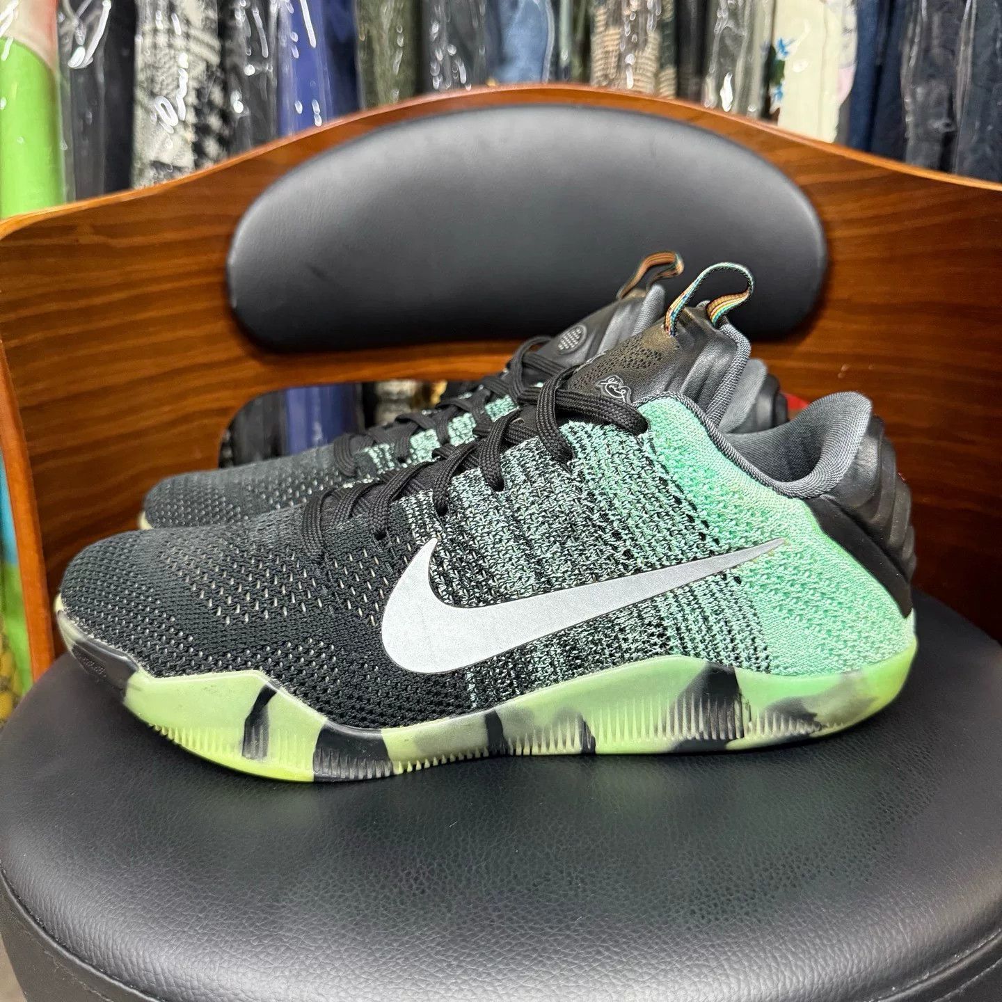 Nike Nike KOBE11 Lowtop Sneakers 42.5 Men Size US 9.5 / EU 42-43 - 5 Thumbnail