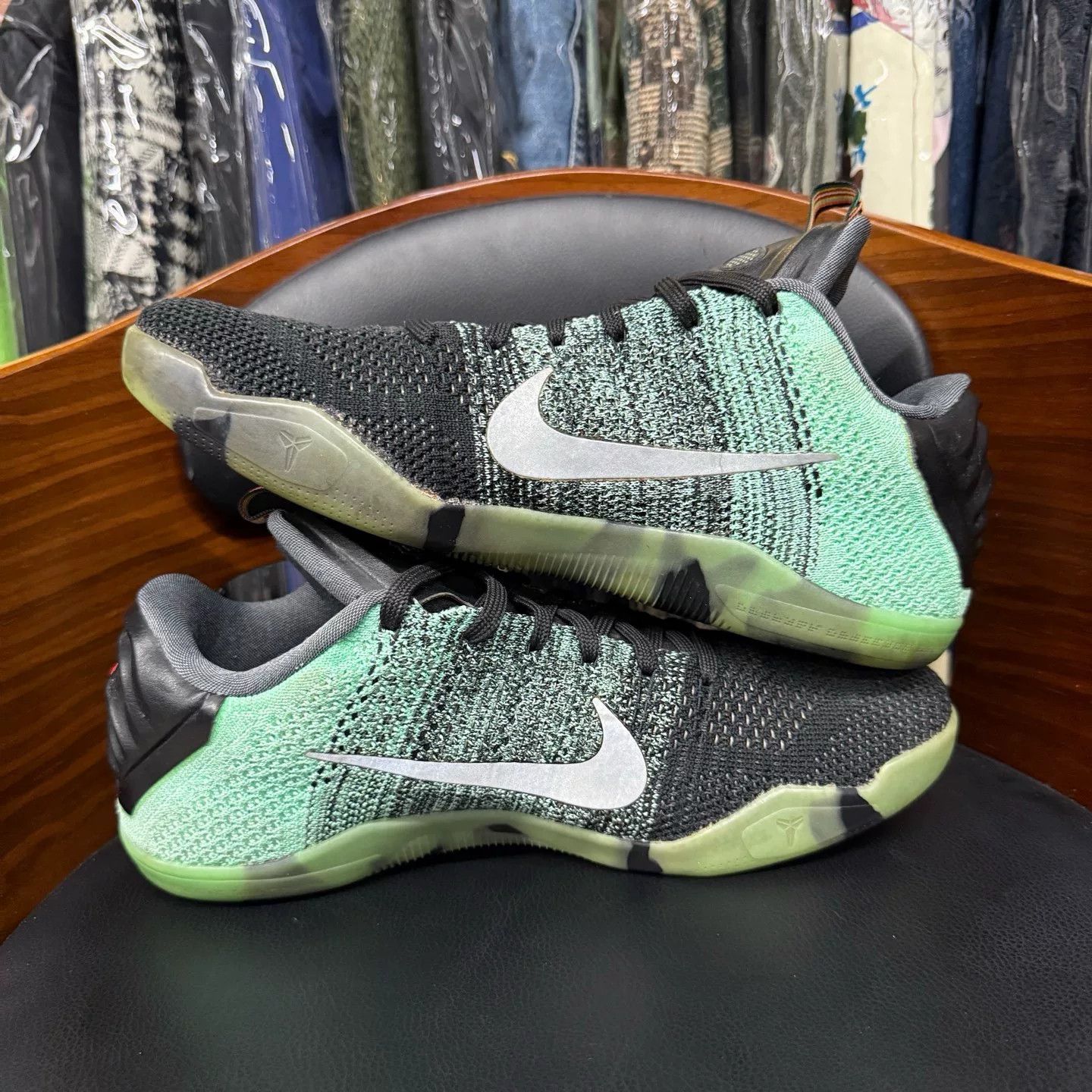 Nike Nike KOBE11 Lowtop Sneakers 42.5 Men Size US 9.5 / EU 42-43 - 6 Thumbnail