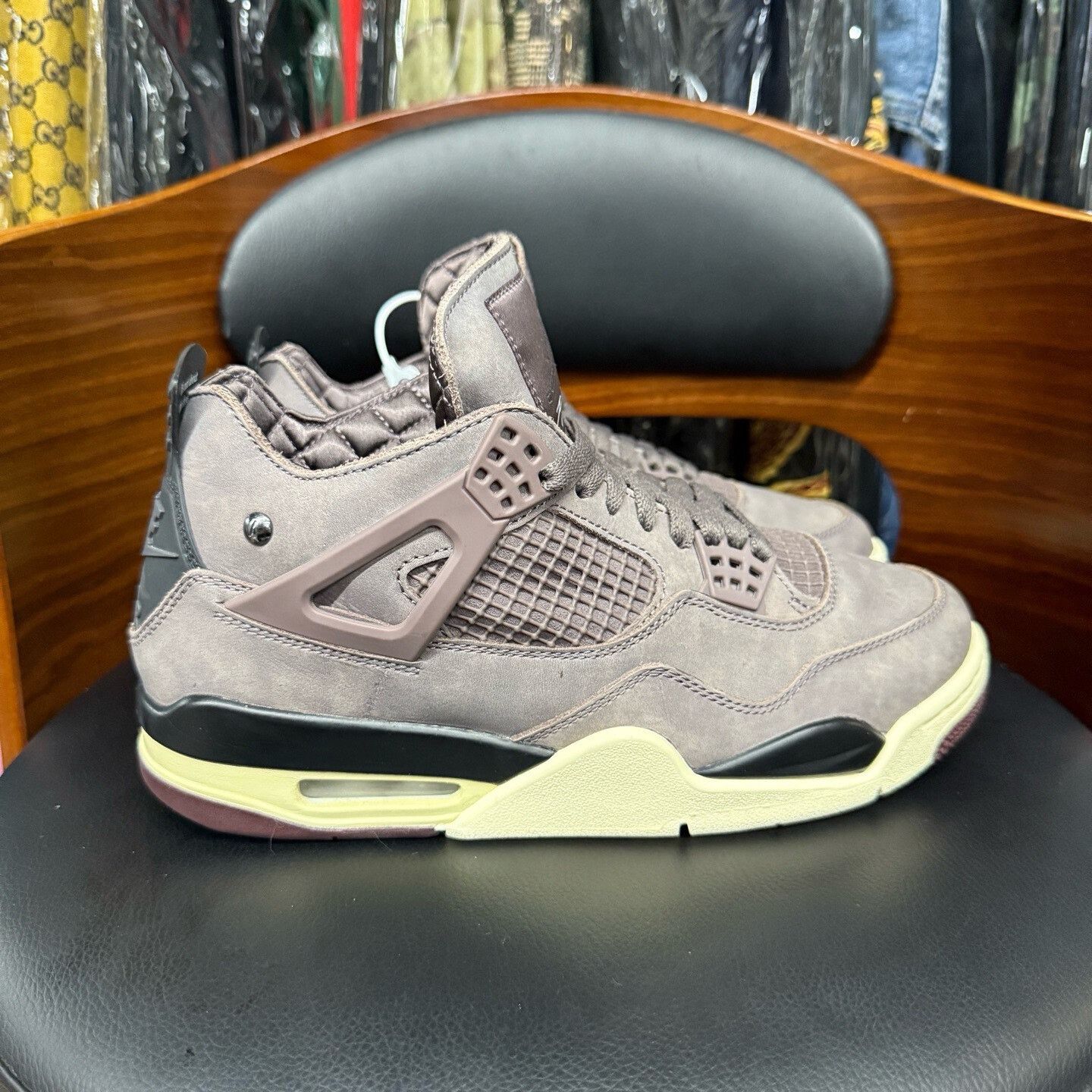 Nike Nike AJ4 Collab Red Lowtop Sneakers 41 Men Size US 8.5 / EU 41-42 - 4 Thumbnail