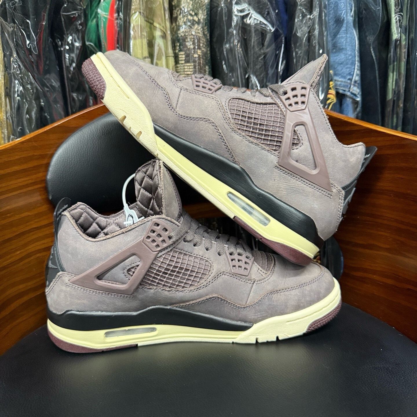 Nike Nike AJ4 Collab Red Lowtop Sneakers 41 Men Size US 8.5 / EU 41-42 - 7 Thumbnail