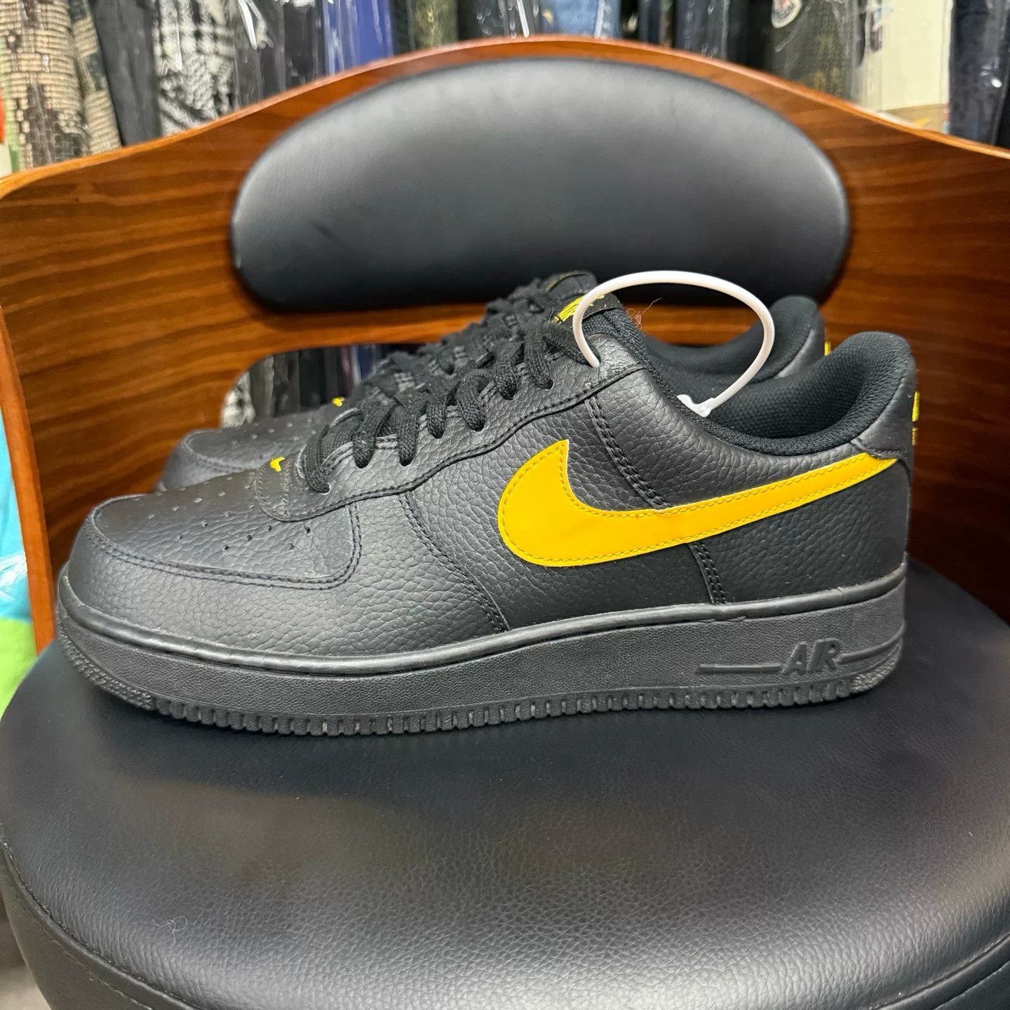 Nike Nike AF1 Limited Yellow Lowtop Sneakers 42 Men Size US 9 / EU 42 - 6 Thumbnail
