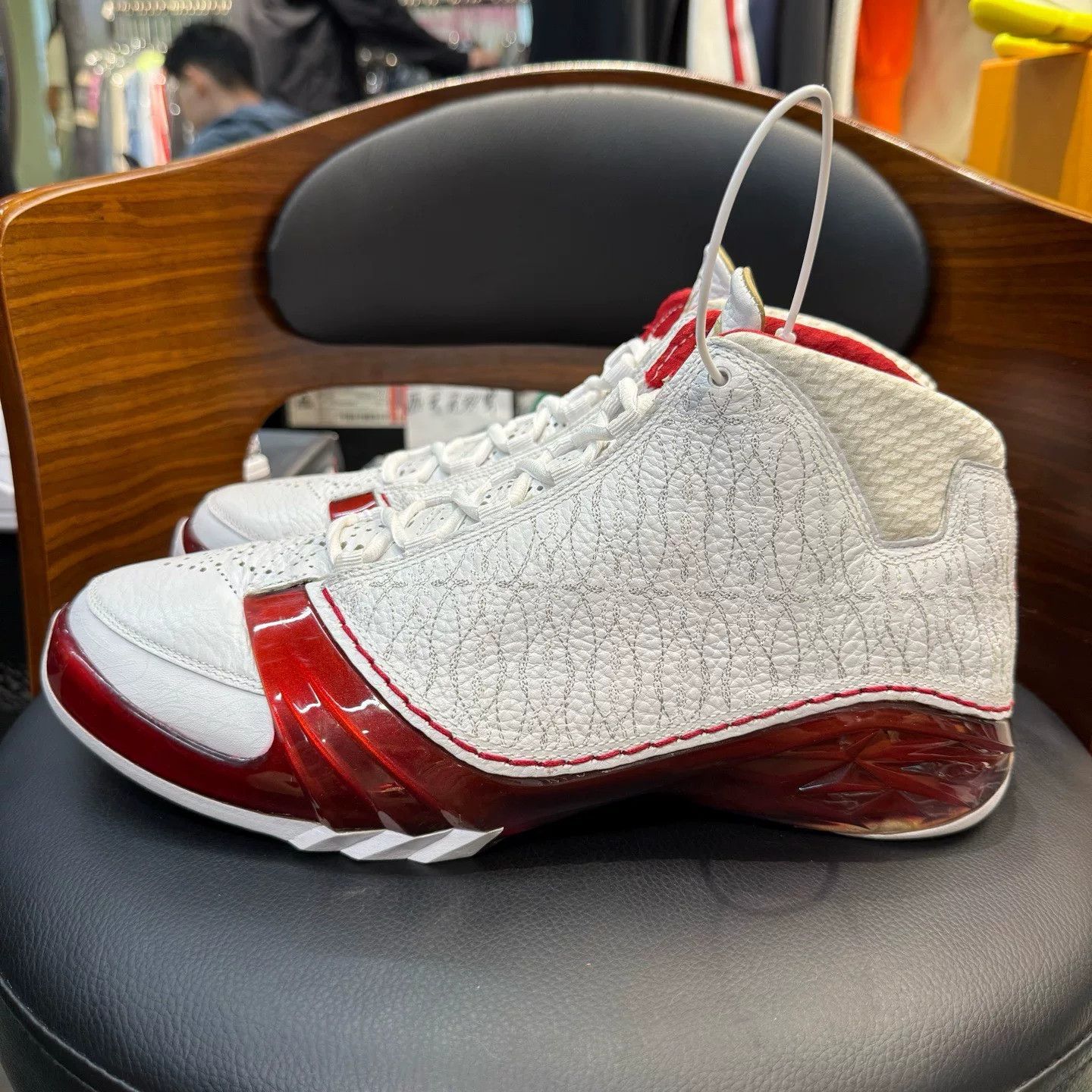 Nike Nike AJ23 Red Lowtop Sneakers 23 Men Size US 10 / EU 43 - 6 Thumbnail