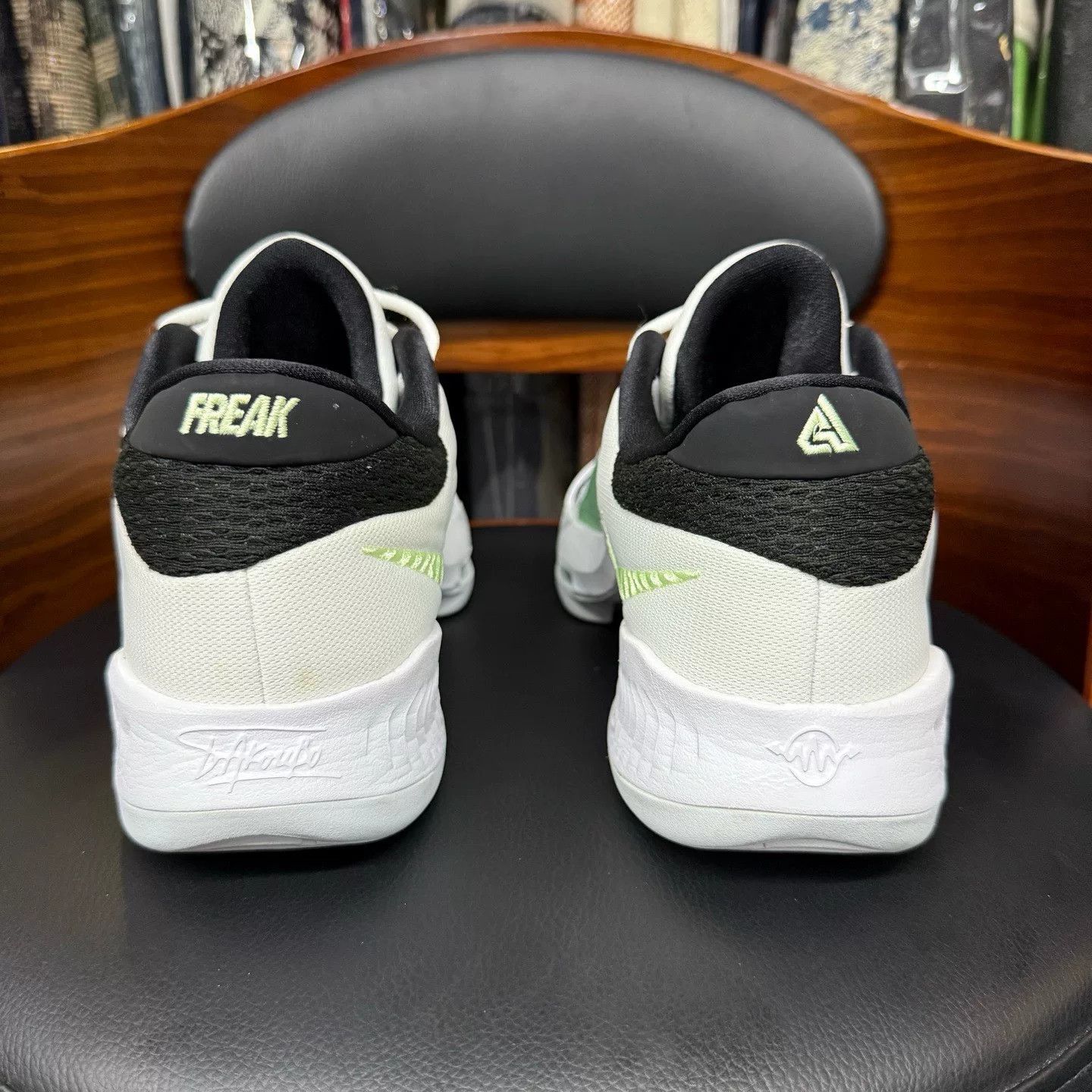 Nike Nike Green Lowtop Sneakers 43 Men Size US 10 / EU 43 - 3 Thumbnail