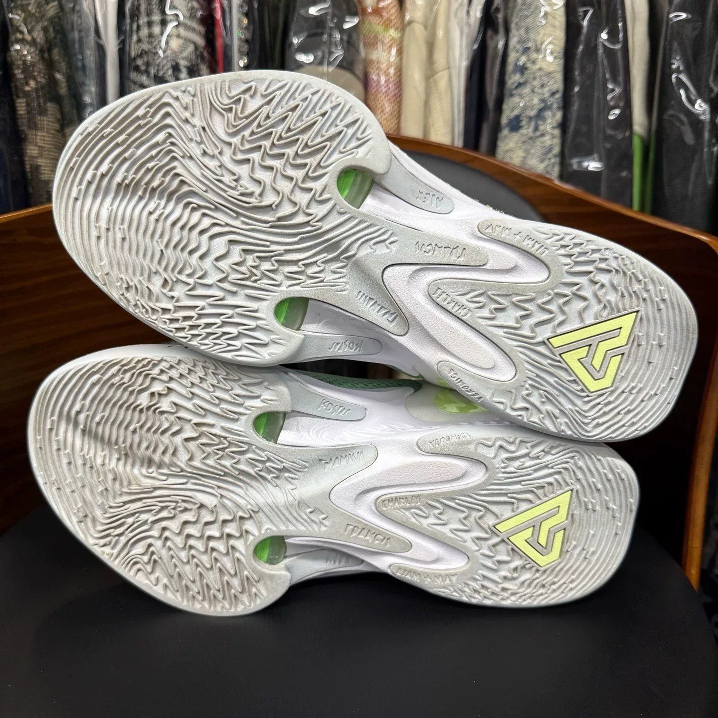 Nike Nike Green Lowtop Sneakers 43 Men Size US 10 / EU 43 - 8 Thumbnail