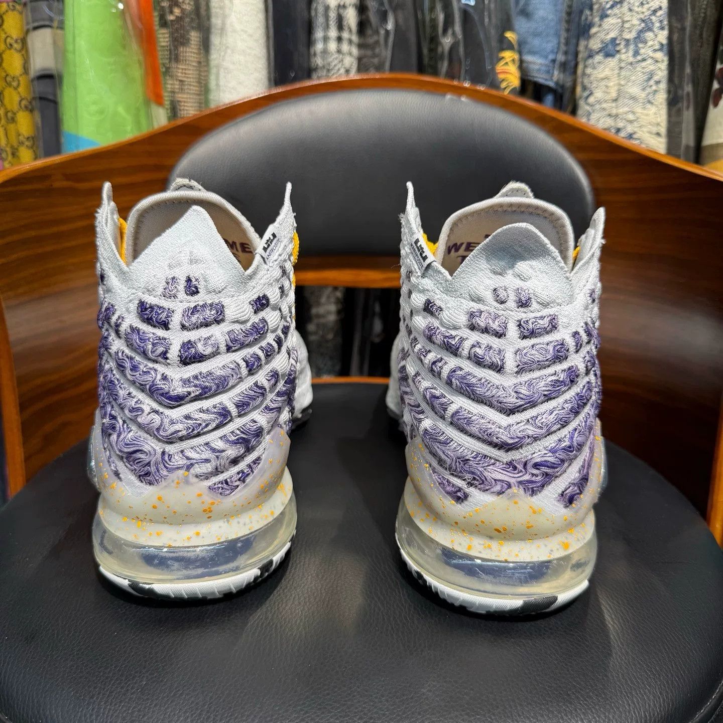 Nike Nike LEBRON17 White Lowtop Sneakers 43 Men Size US 10 / EU 43 - 3 Thumbnail