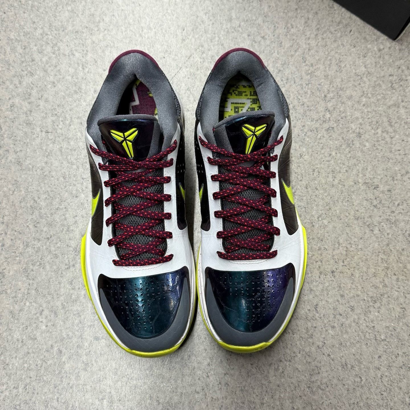 Nike Nike KOBE5 Lowtop Sneakers 42 Men Size US 9 / EU 42 - 5 Thumbnail