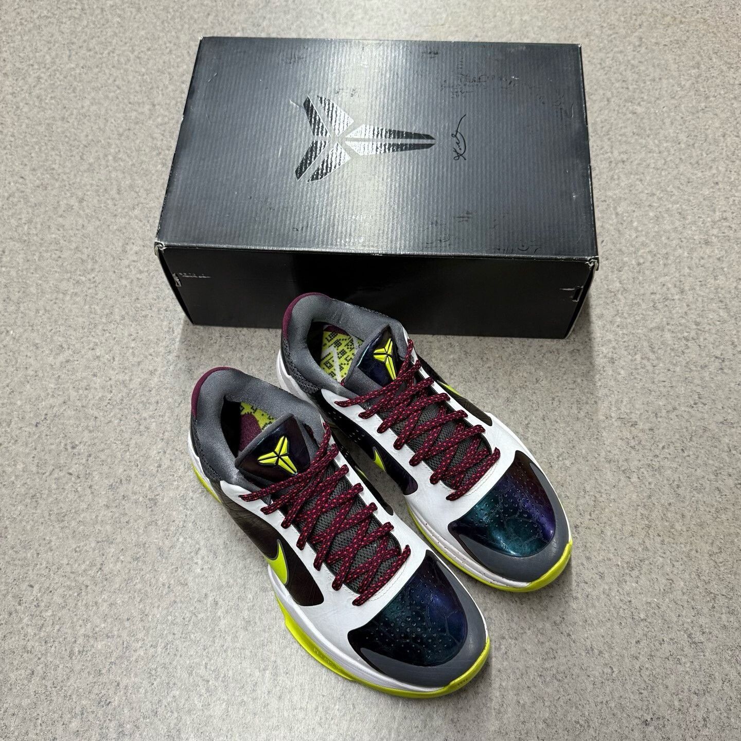 Nike Nike KOBE5 Lowtop Sneakers 42 Men Size US 9 / EU 42 - 9 Thumbnail