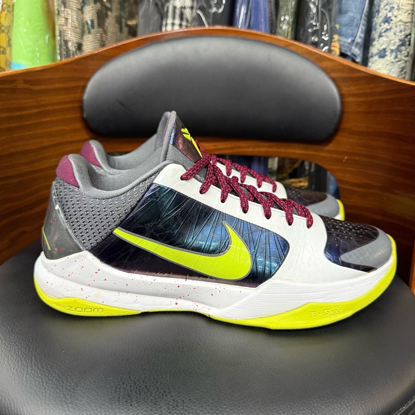 Nike Nike KOBE5 Lowtop Sneakers 42 Men Size US 9 / EU 42 - 4 Thumbnail