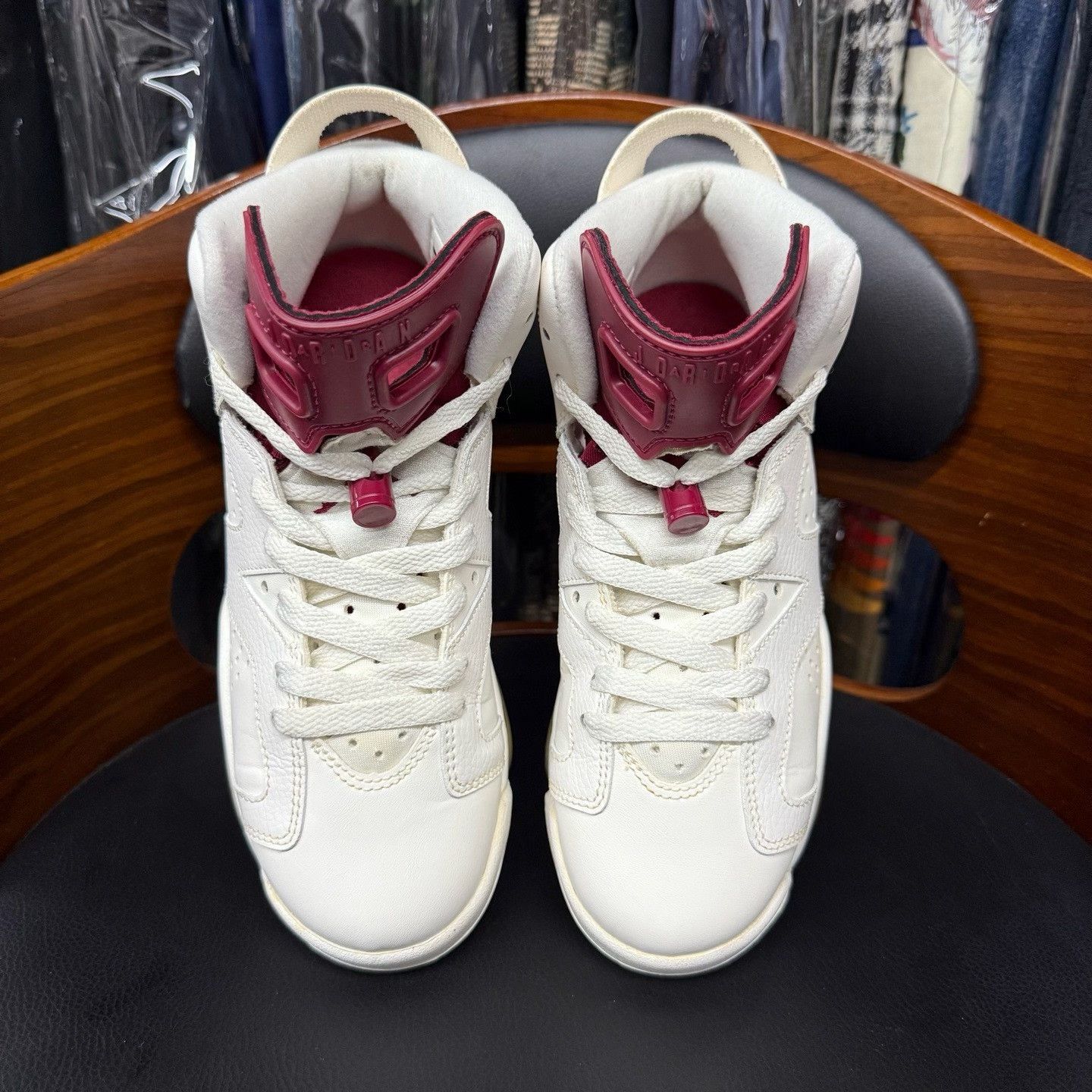 Nike Nike AJ6 Red Lowtop Sneakers 37 Men Size US 5 / EU 37 - 5 Thumbnail