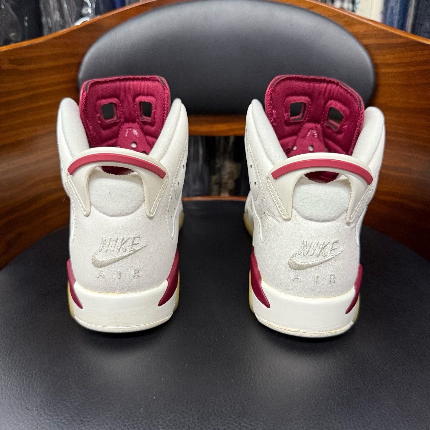 Nike Nike AJ6 Red Lowtop Sneakers 37 Men Size US 5 / EU 37 - 3 Thumbnail