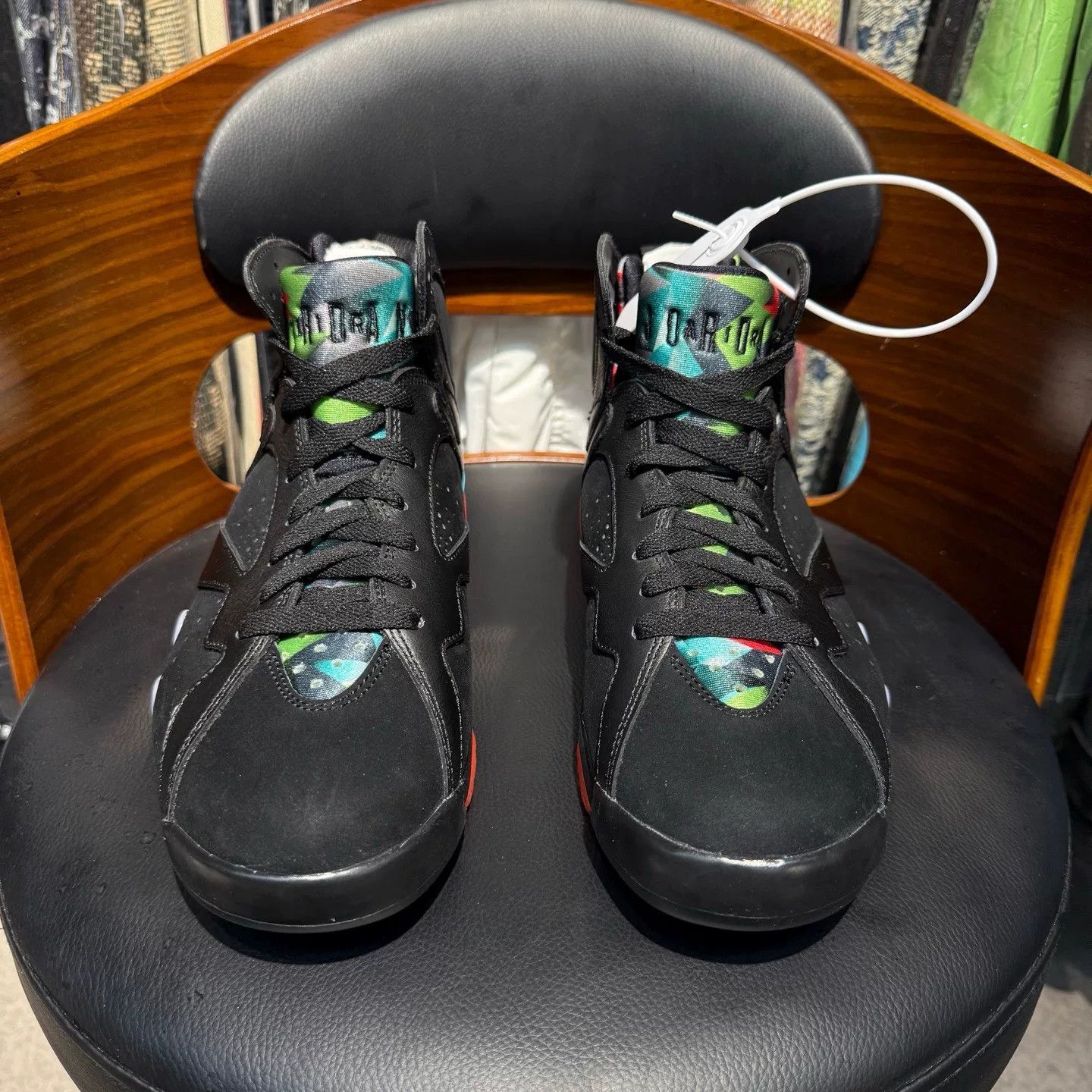 Nike Nike AJ7 Lowtop Sneakers 41 Men Size US 8.5 / EU 41-42 - 2 Thumbnail