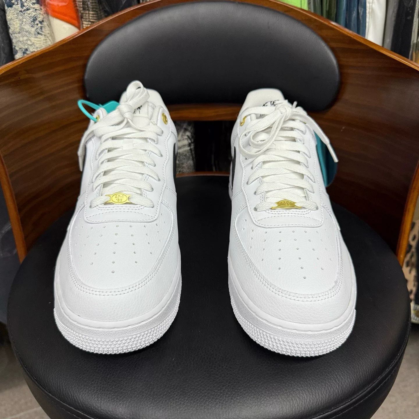 Nike Nike AF1 Limited White Lowtop Sneakers 40 Men Size US 7.5 / EU 40-41 - 2 Thumbnail