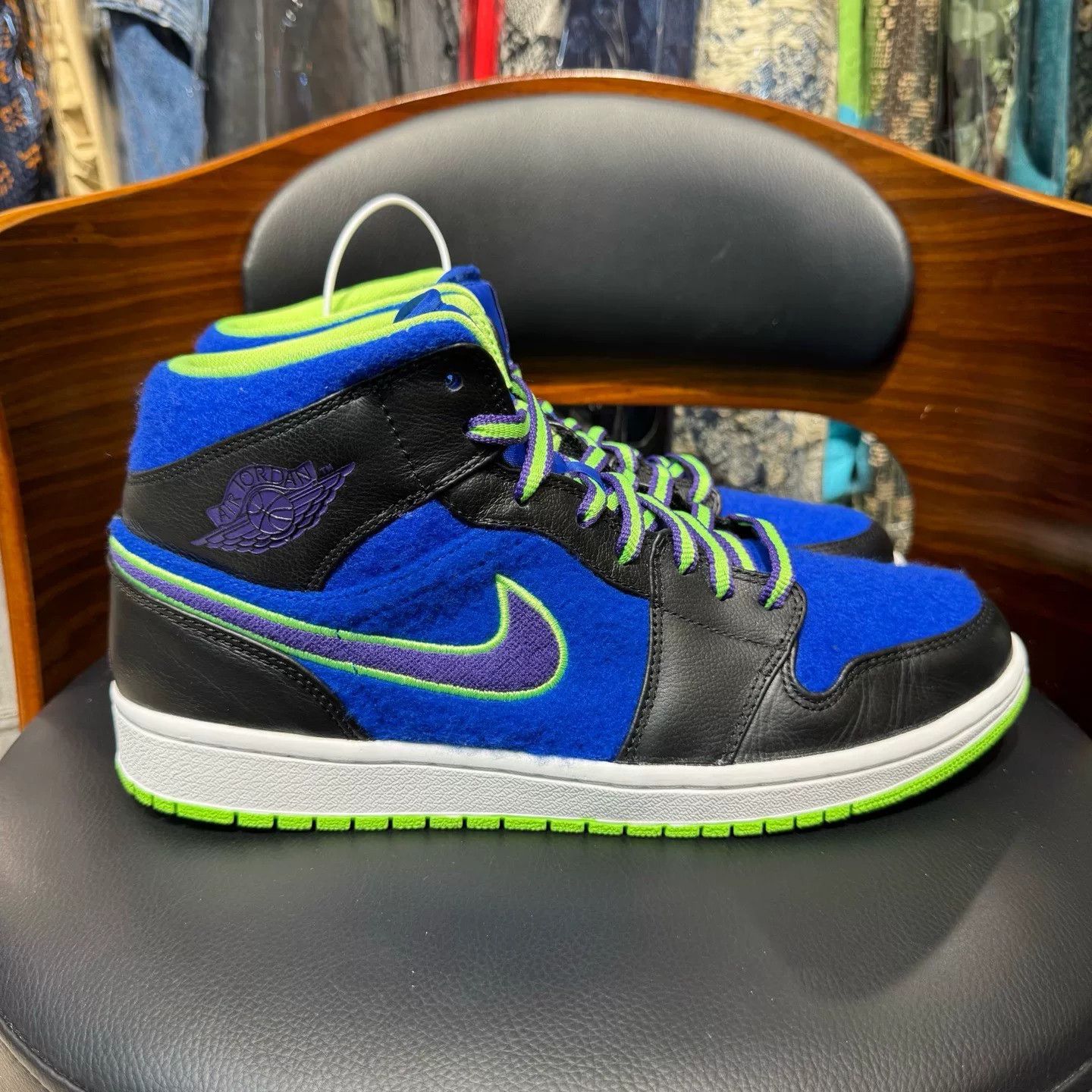 Nike Nike AJ1 Blue Lowtop Sneakers 44.5 Men Size US 11 / EU 44 - 4 Thumbnail