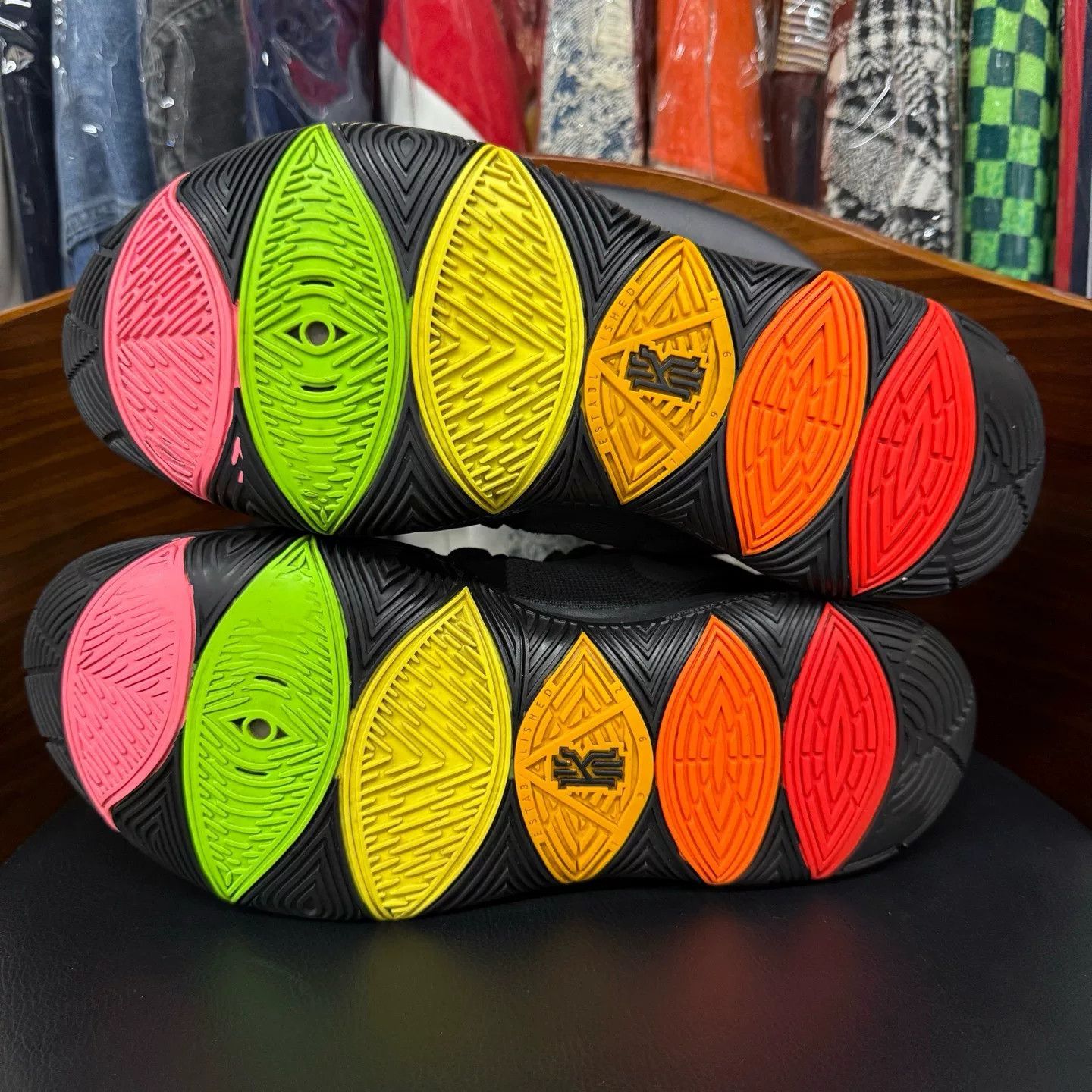 Nike Nike Rainbow Multi Lowtop Sneakers 44.5 Men Size US 11 / EU 44 - 9 Thumbnail