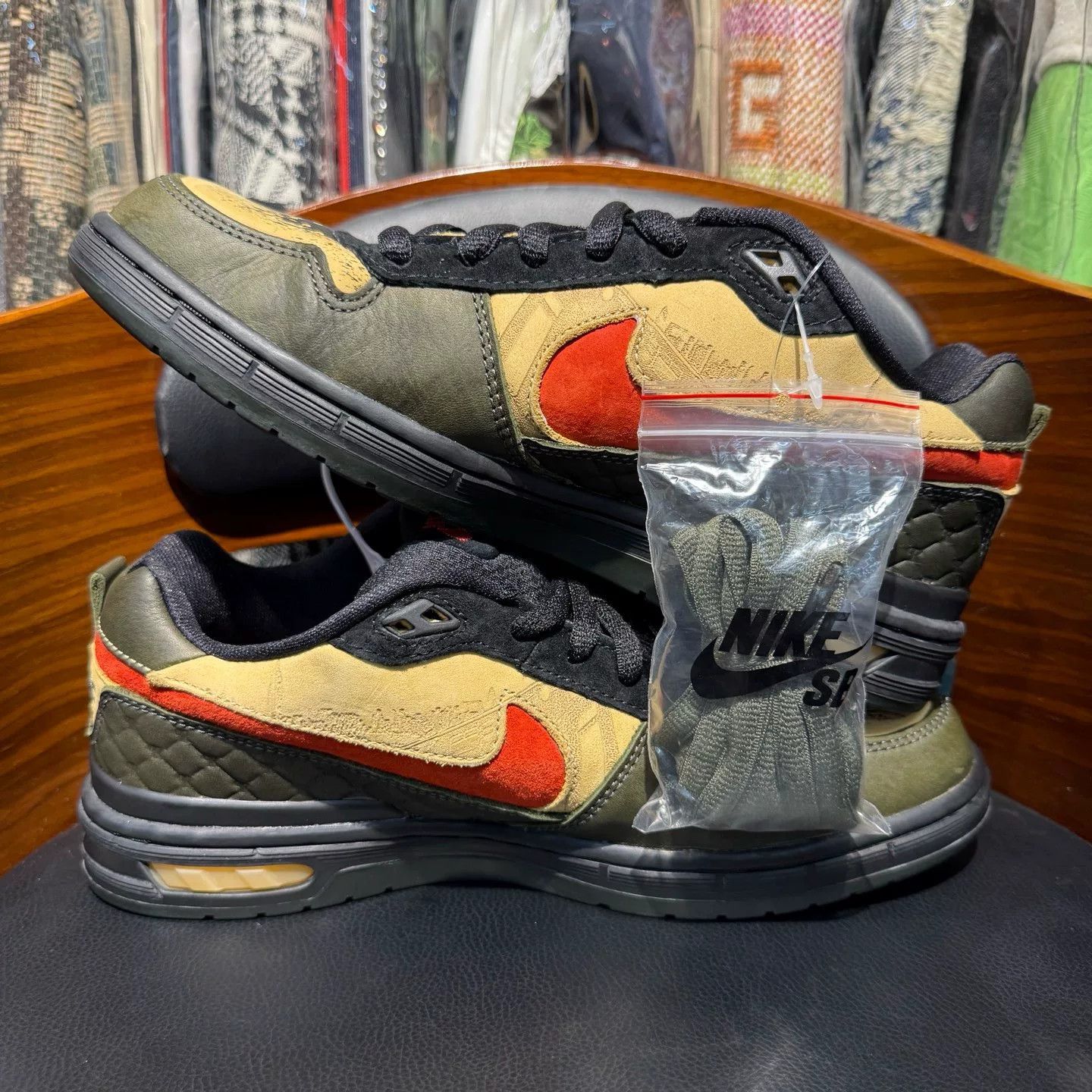 Nike Nike Gold Lowtop Sneakers 43 Men Size US 10 / EU 43 - 6 Thumbnail