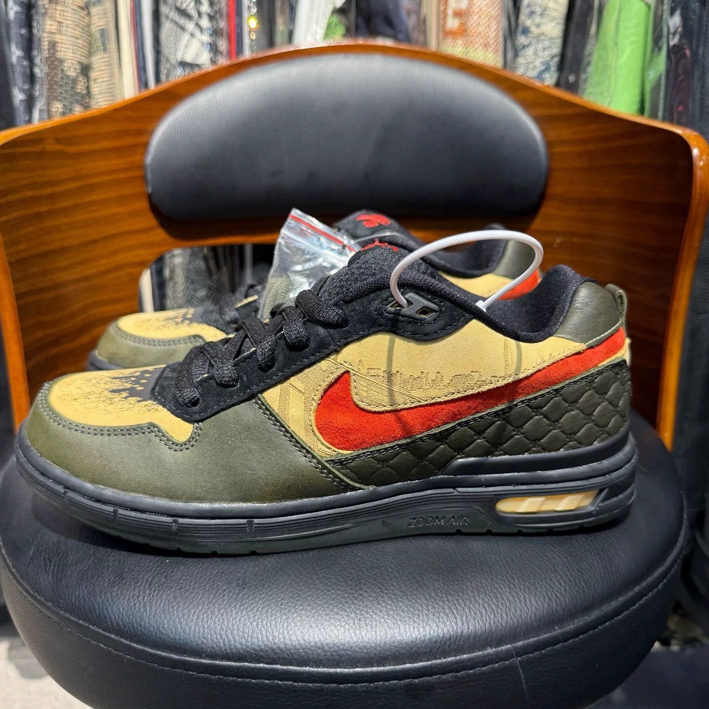 Nike Nike Gold Lowtop Sneakers 43 Men Size US 10 / EU 43 - 5 Thumbnail