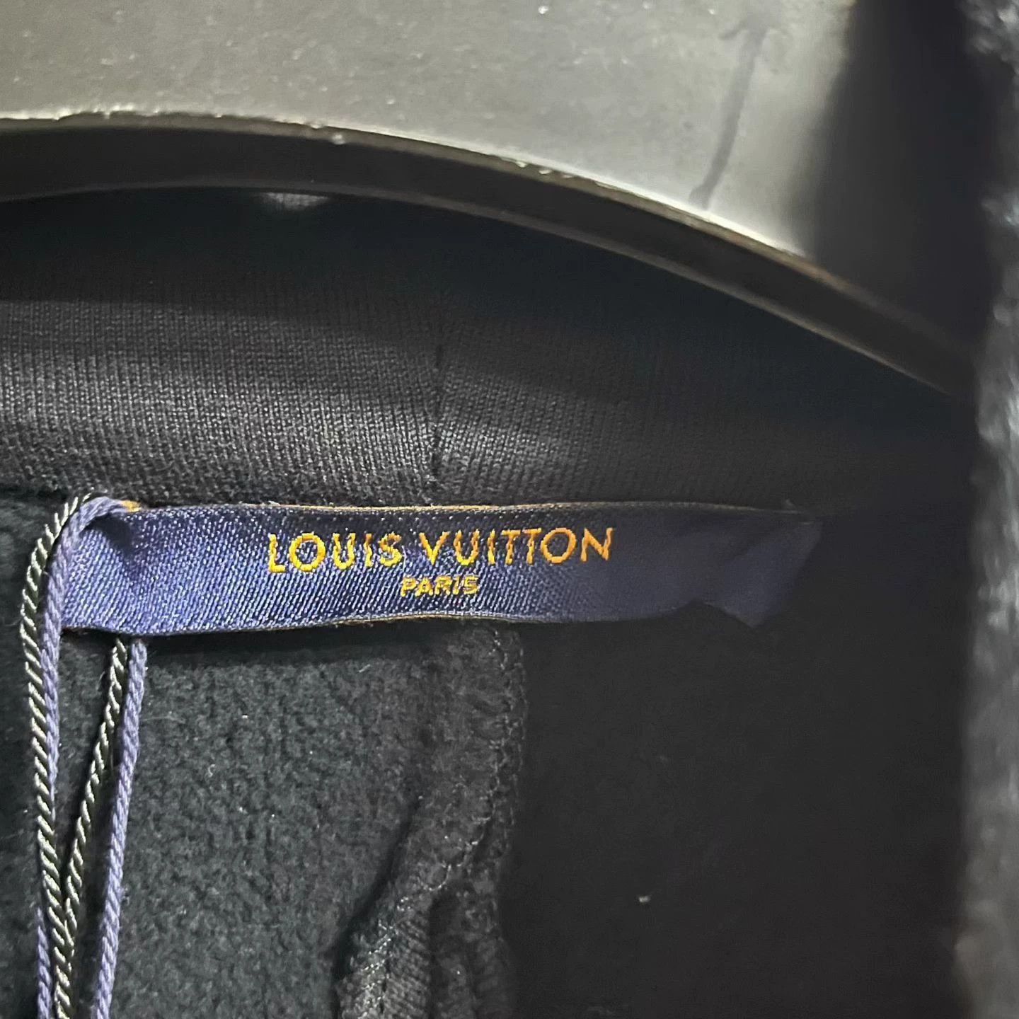 Louis Vuitton Louis Vuitton Printed Black Hoodie M Men Size US M / EU 48-50 / 2 - 2 Thumbnail