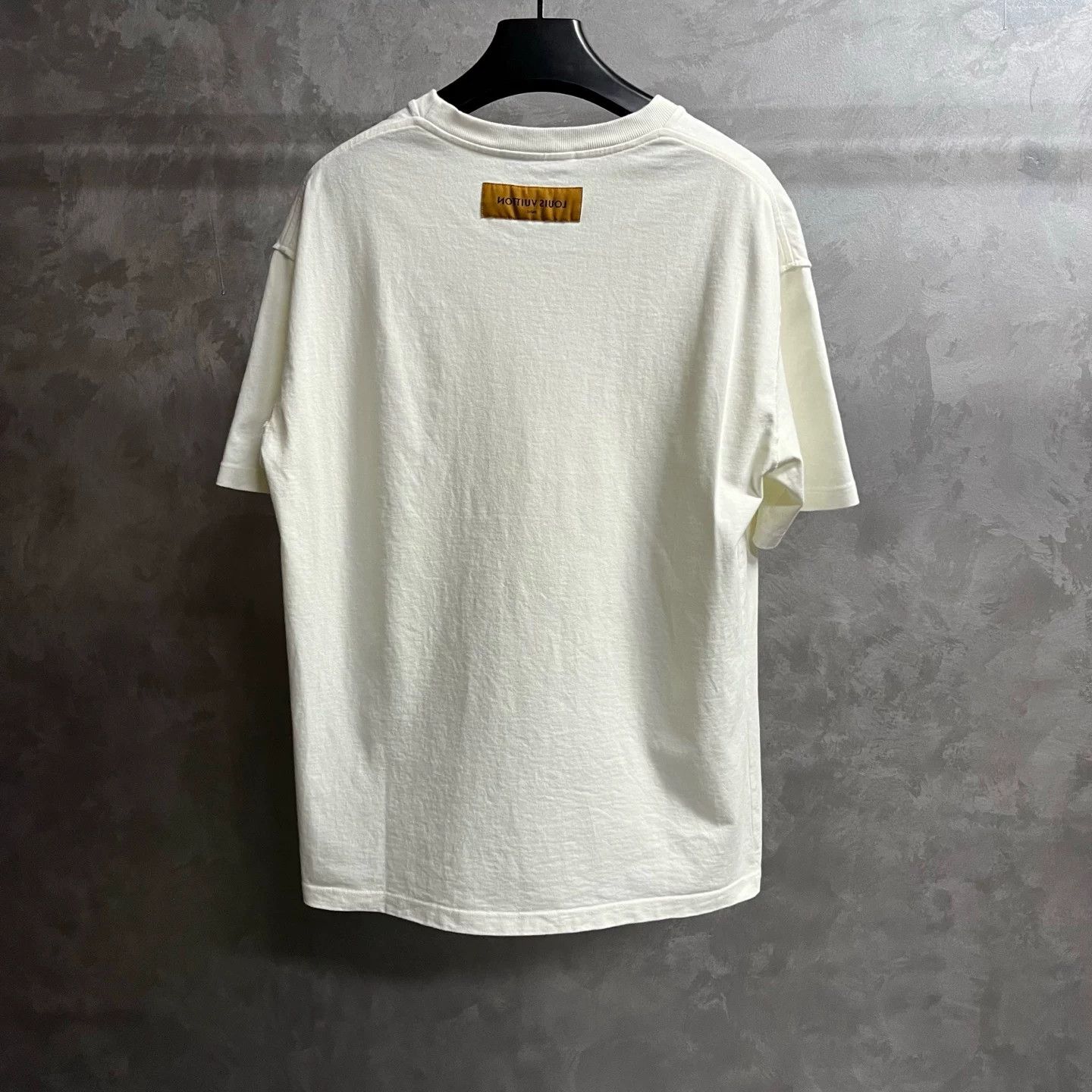 Louis Vuitton Louis Vuitton Floral Graphic White T-Shirt XL Women Size XL / US 12-14 / IT 48-50 - 5 Thumbnail