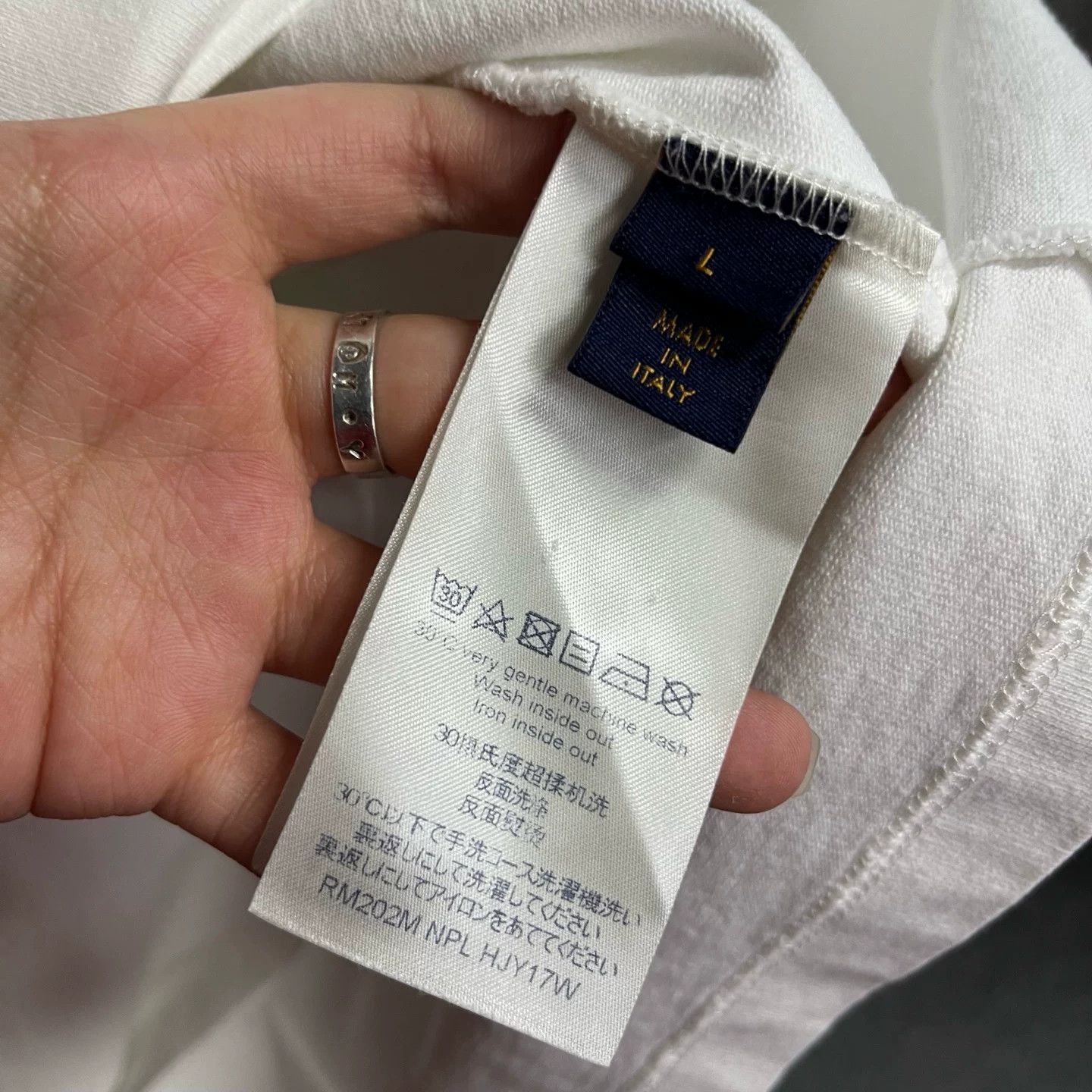 Louis Vuitton Louis Vuitton Embroidered Printed White T-Shirt L Women Size L / US 10 / IT 46 - 4 Thumbnail