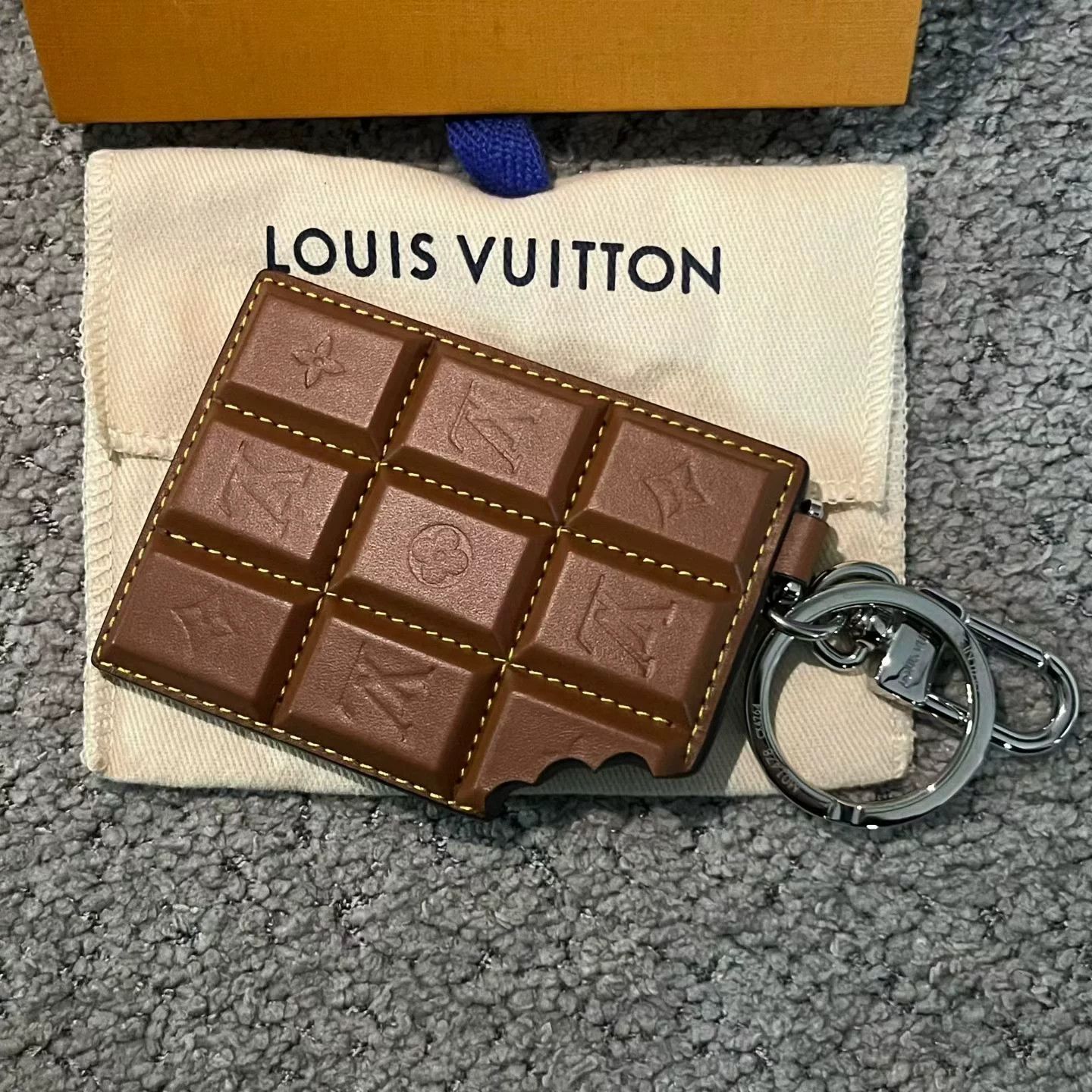 Louis Vuitton Louis Vuitton Brown Hoodie Men Size US M / EU 48-50 / 2 - 2 Thumbnail