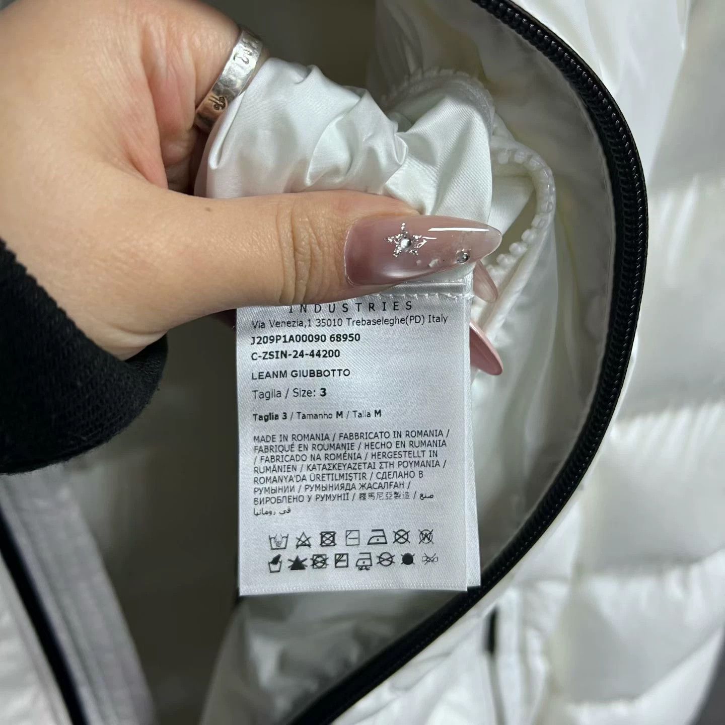 Moncler Moncler White Down Jacket 3 Women Size XS / US 0-2 / IT 36-38 - 3 Thumbnail