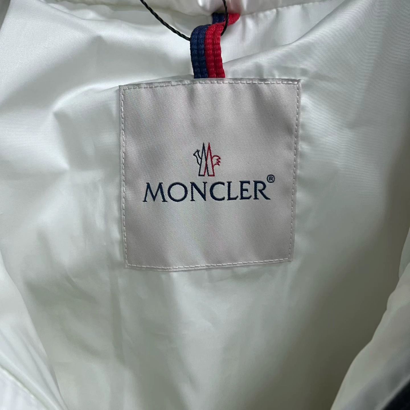Moncler Moncler White Down Jacket 3 Women Size XS / US 0-2 / IT 36-38 - 2 Thumbnail