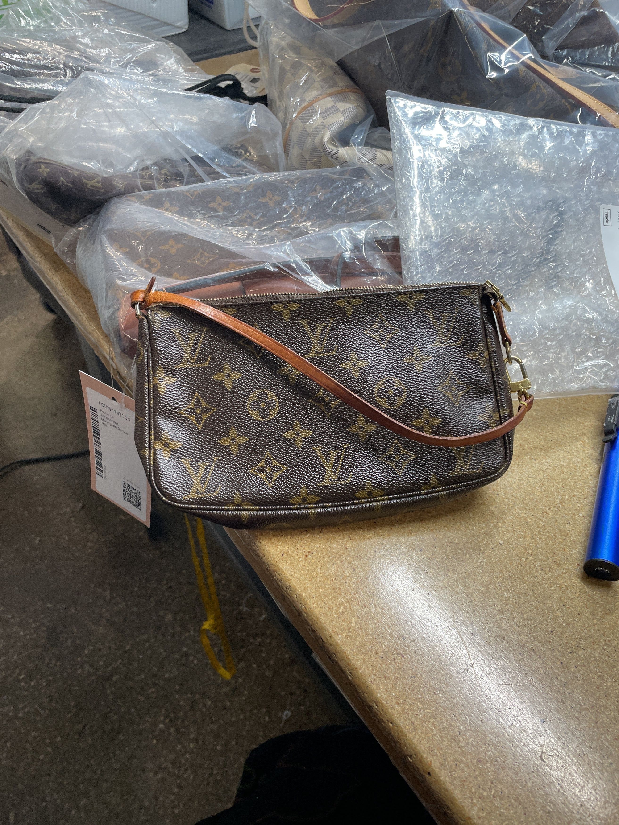 Louis Vuitton Pochette Accessoires Size ONE SIZE - 8 Thumbnail