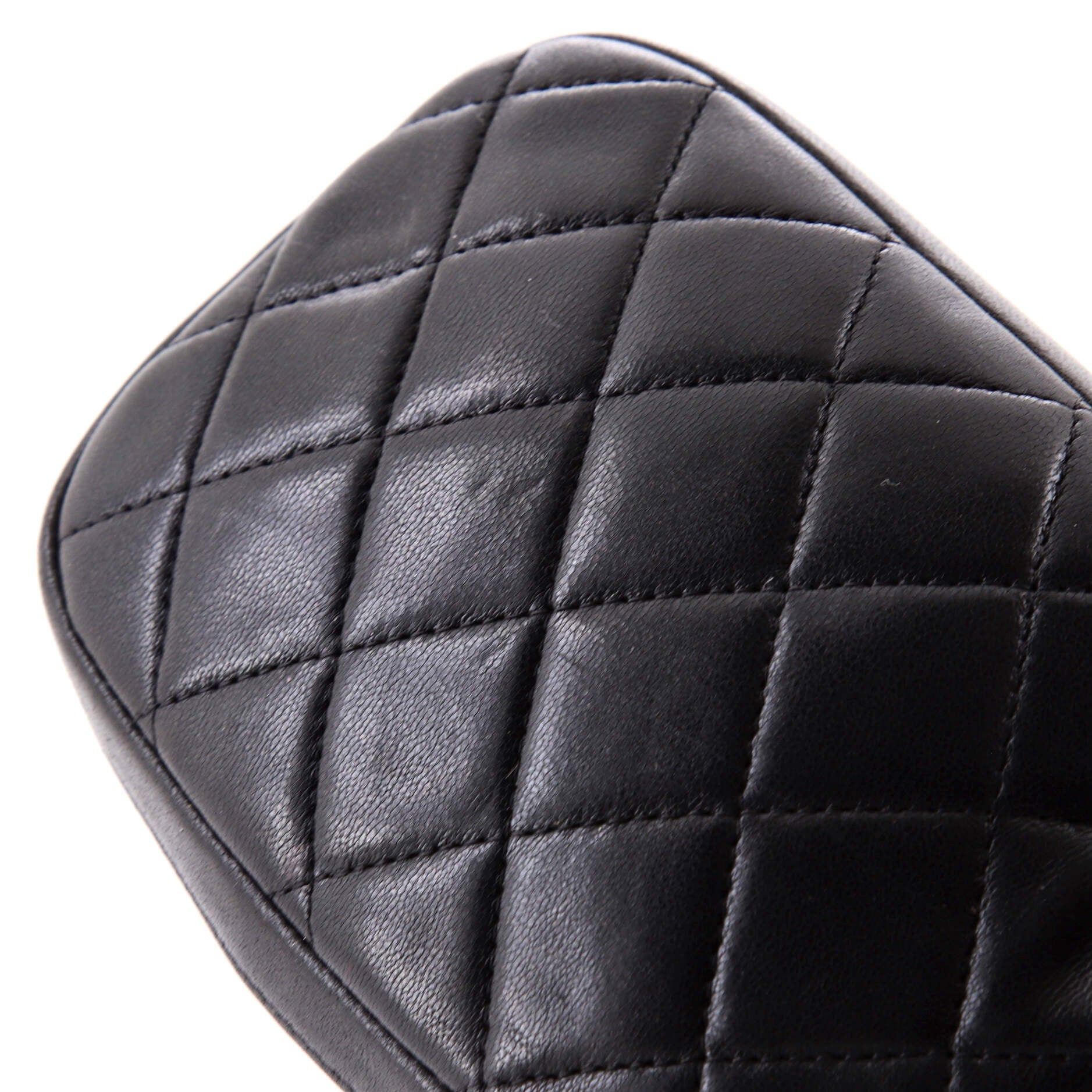Chanel Curvy Cosmetic Pouch Size ONE SIZE - 7 Thumbnail