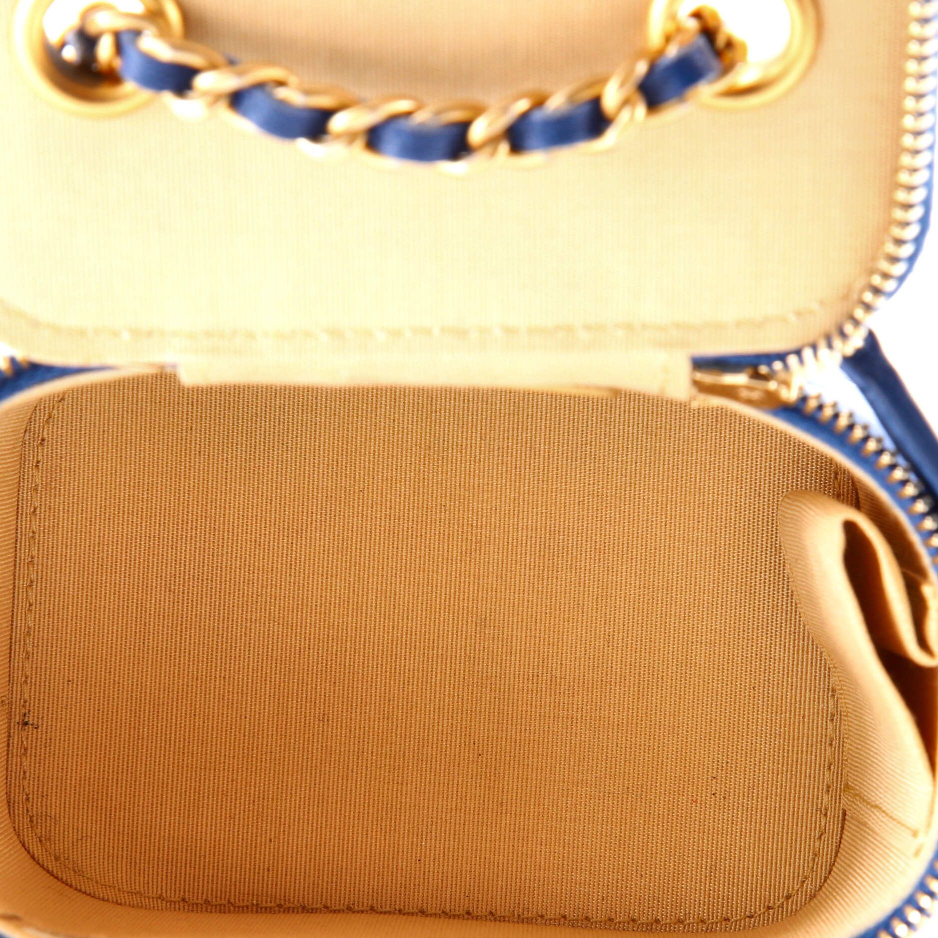 Chanel Pearl Crush Vanity Case with Chain Size ONE SIZE - 5 Thumbnail
