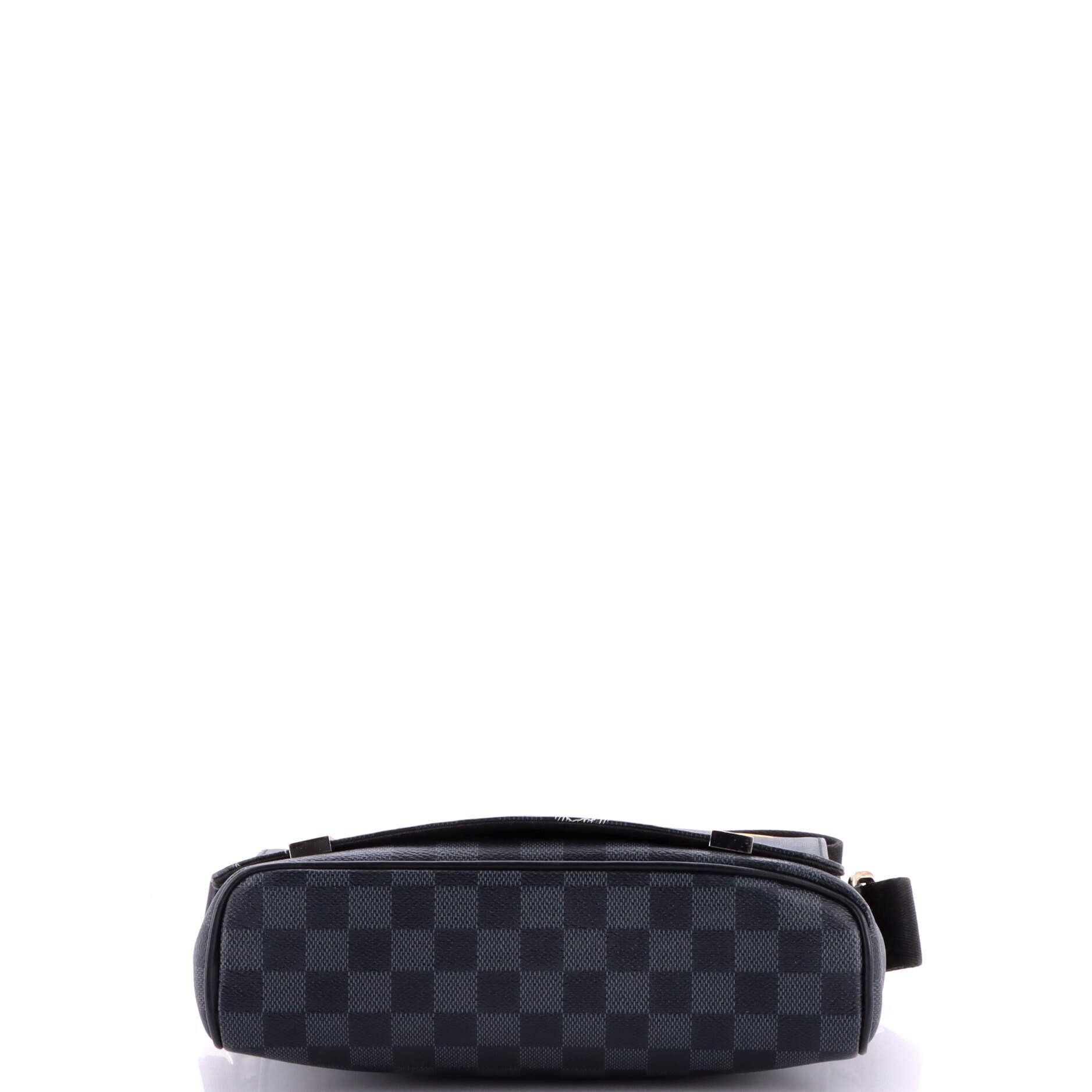 Louis Vuitton District NM Messenger Bag Size ONE SIZE - 4 Thumbnail