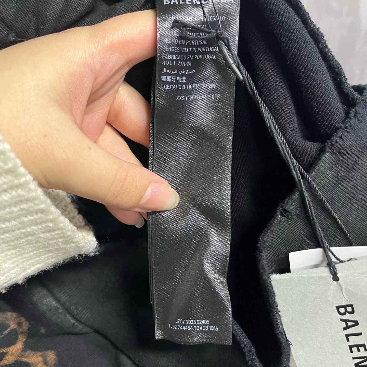 Balenciaga Balenciaga Printed Graphic Black Hoodie XXS Men Size US XXS / EU 40 - 3 Thumbnail
