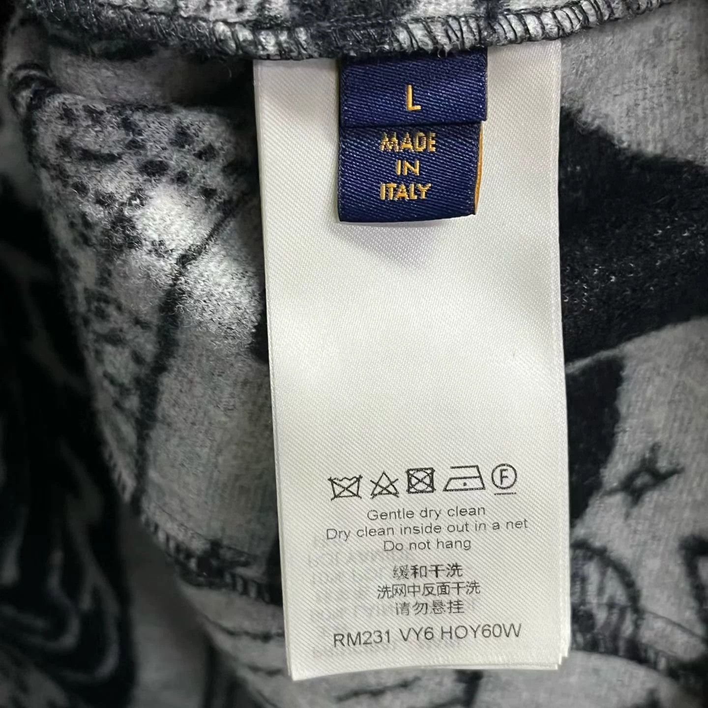 Louis Vuitton Louis Vuitton Printed Graphic Black T-Shirt L Women Size L / US 10 / IT 46 - 3 Thumbnail