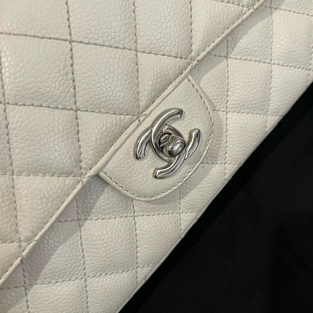 Chanel Pre-loved Bag Very good condition Size ONE SIZE - 3 Thumbnail
