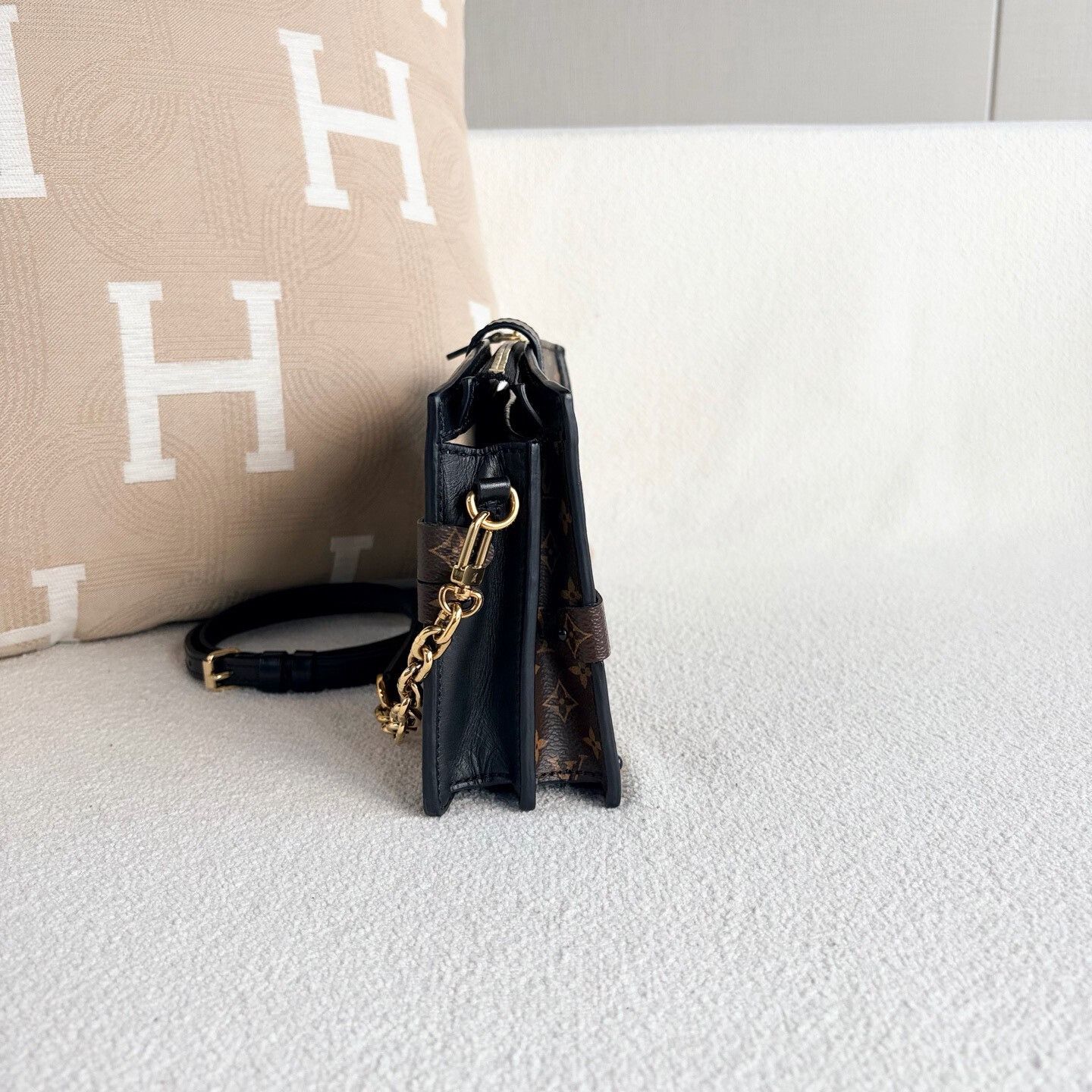 Louis Vuitton Pre-loved Bag Very good condition Size ONE SIZE - 3 Thumbnail