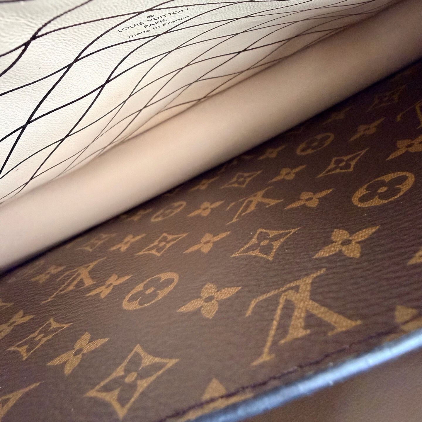Louis Vuitton Pre-loved Bag Very good condition Size ONE SIZE - 7 Thumbnail