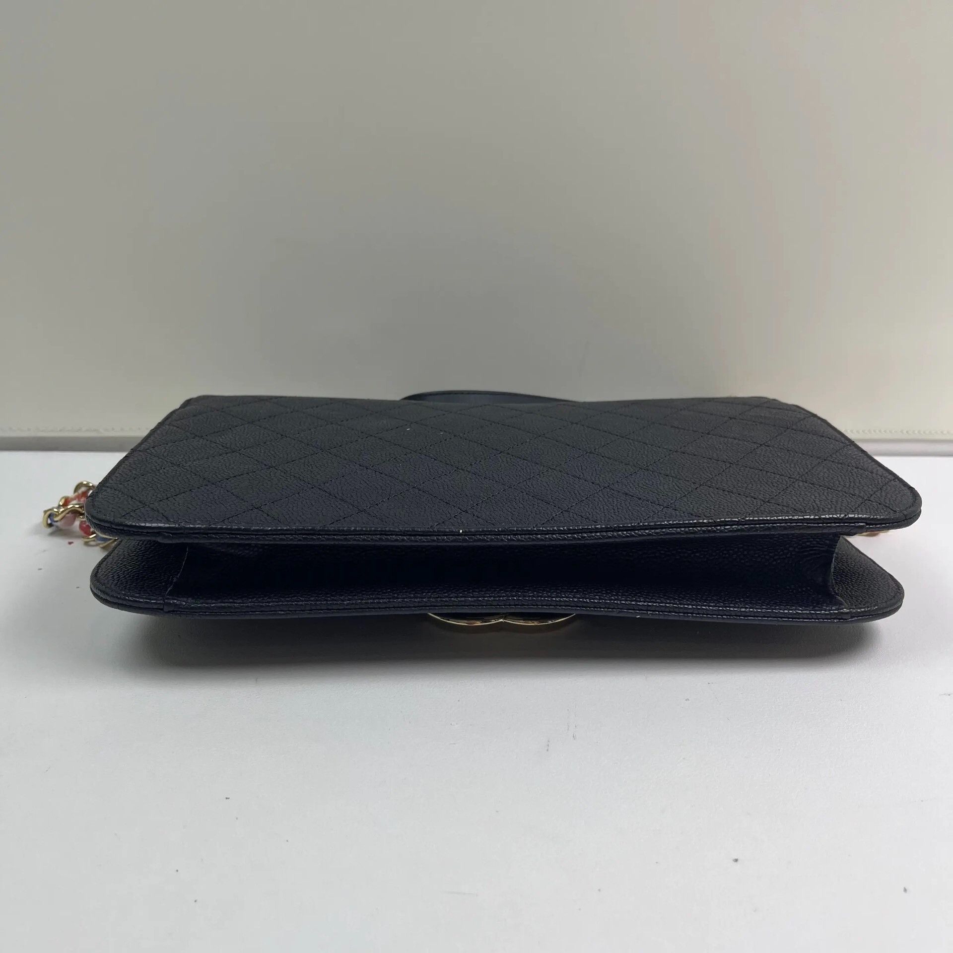 Chanel Pre-loved Bag Very good condition Size ONE SIZE - 5 Thumbnail