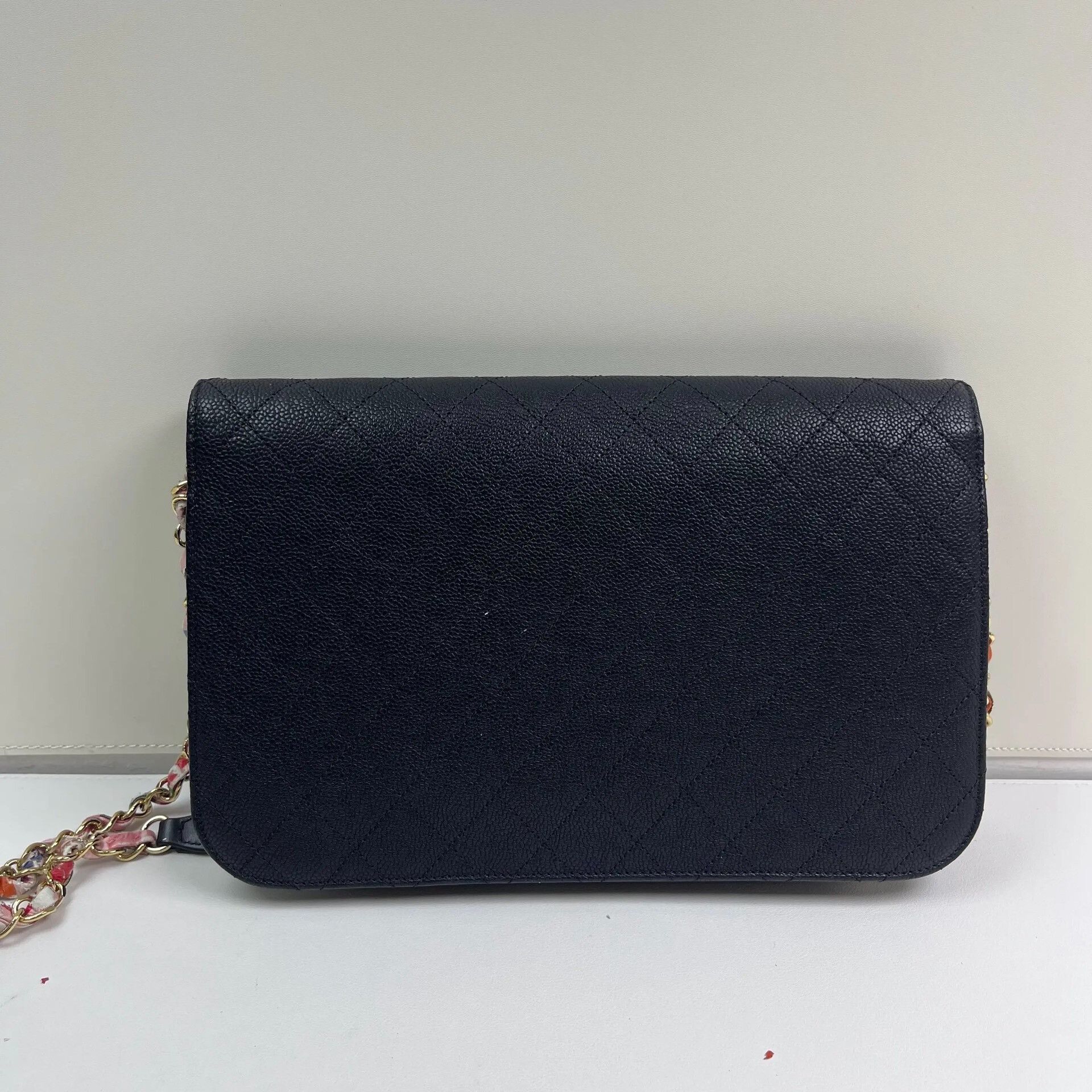 Chanel Pre-loved Bag Very good condition Size ONE SIZE - 4 Thumbnail