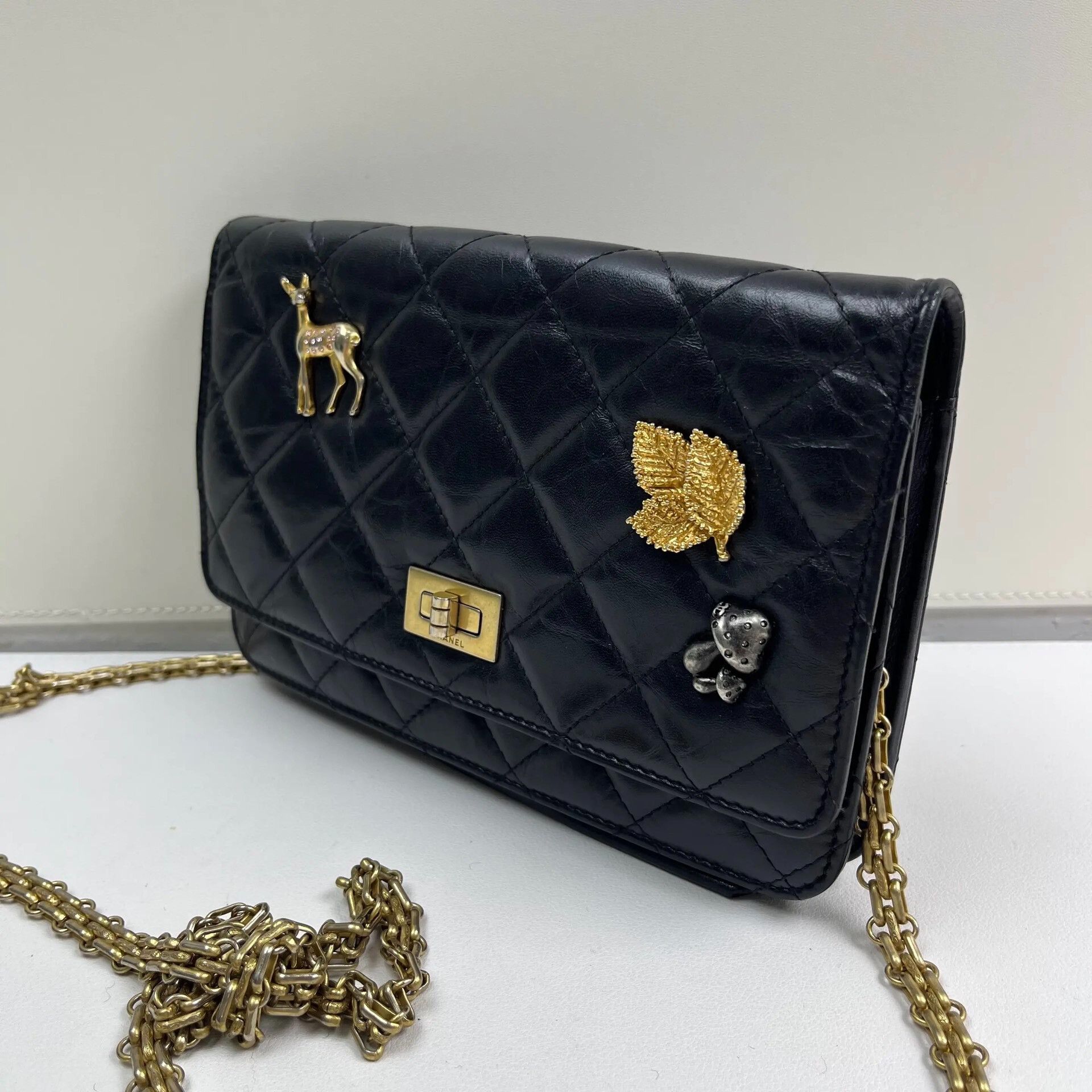 Chanel Pre-loved Bag Very good condition Size ONE SIZE - 3 Thumbnail