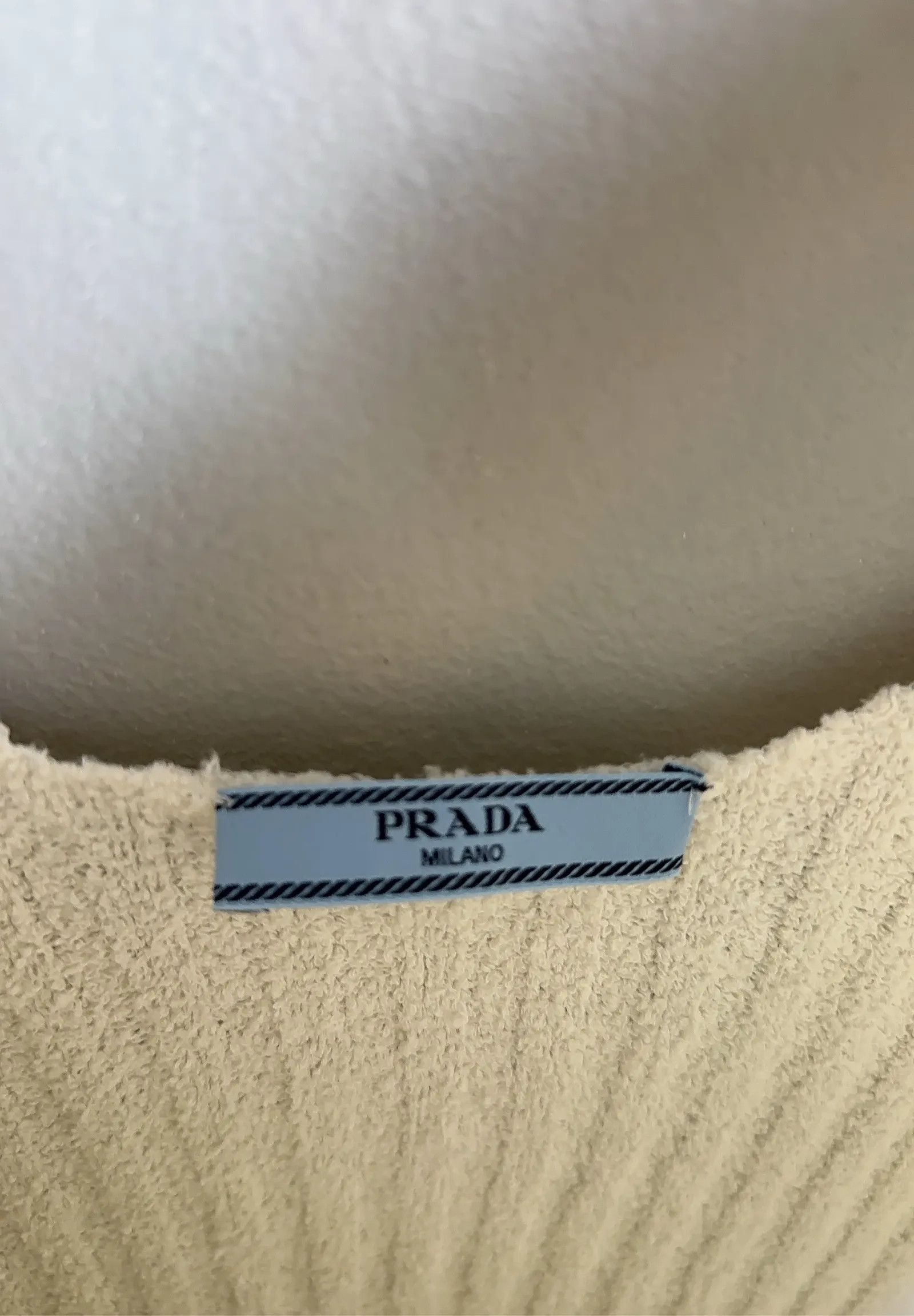 Prada Prada Top Size M / US 6-8 / IT 42-44 - 2 Thumbnail
