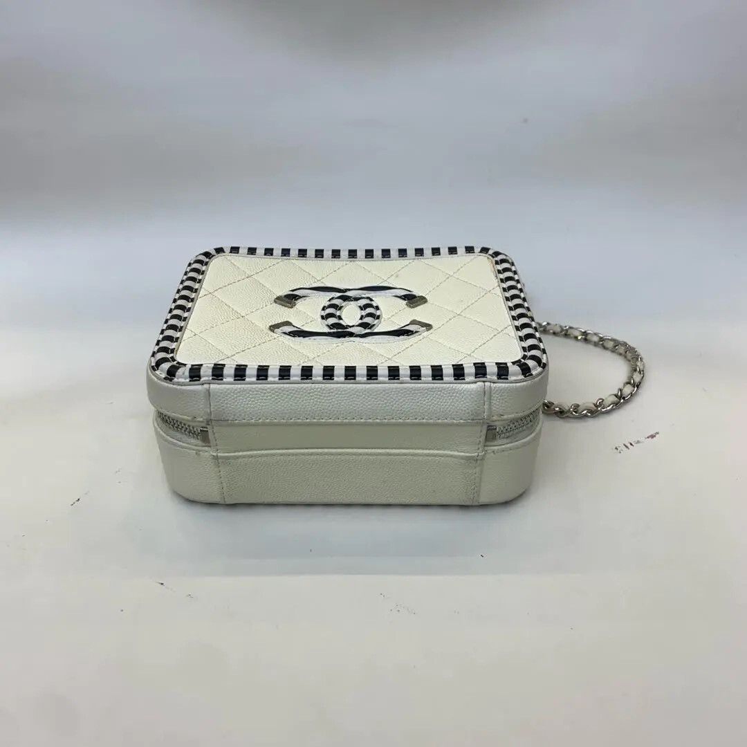 Chanel Pre-loved Bag Very good condition Size ONE SIZE - 6 Thumbnail