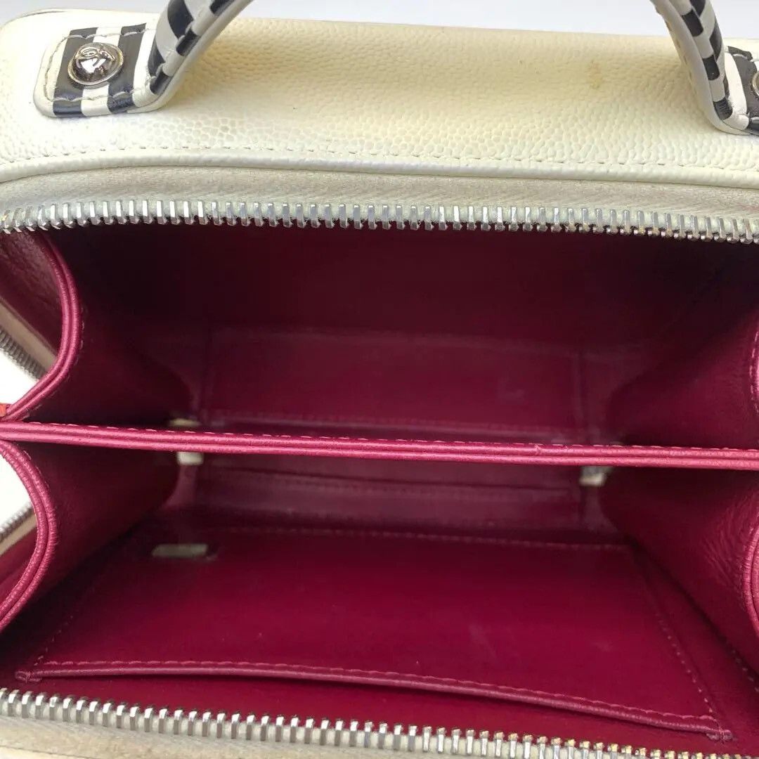Chanel Pre-loved Bag Very good condition Size ONE SIZE - 8 Thumbnail