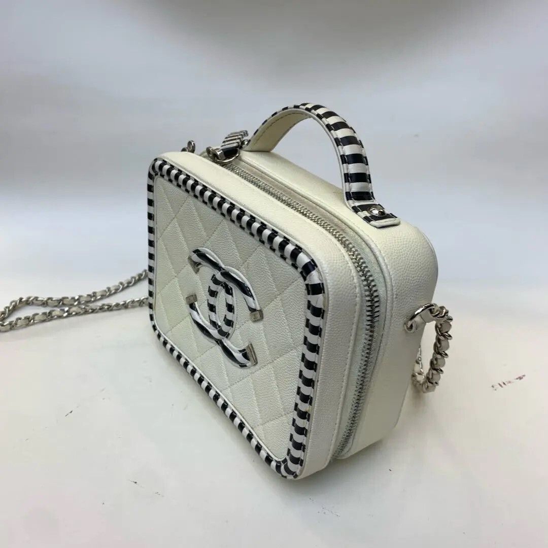 Chanel Pre-loved Bag Very good condition Size ONE SIZE - 3 Thumbnail