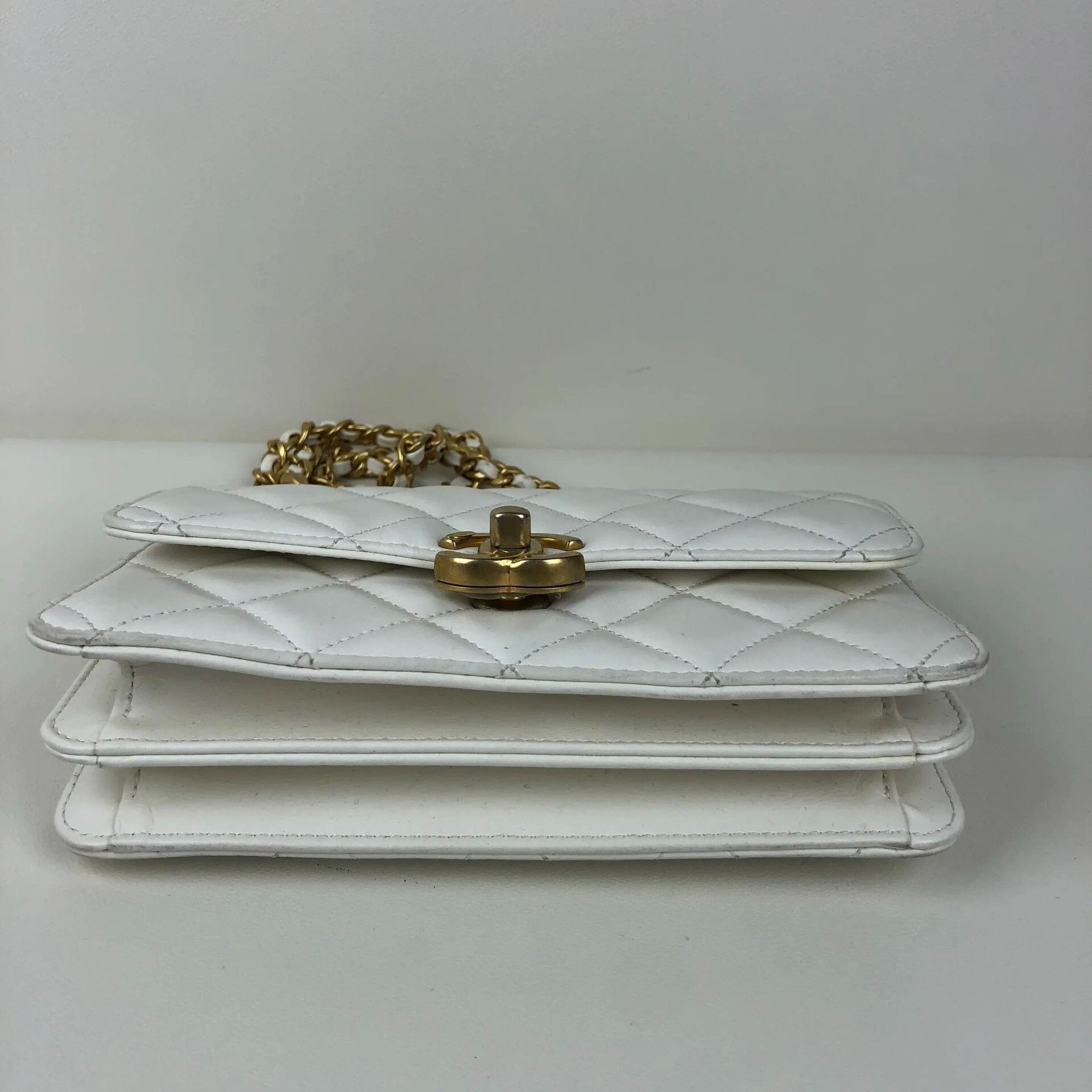 Chanel Pre-loved Bag Very good condition Size ONE SIZE - 5 Thumbnail