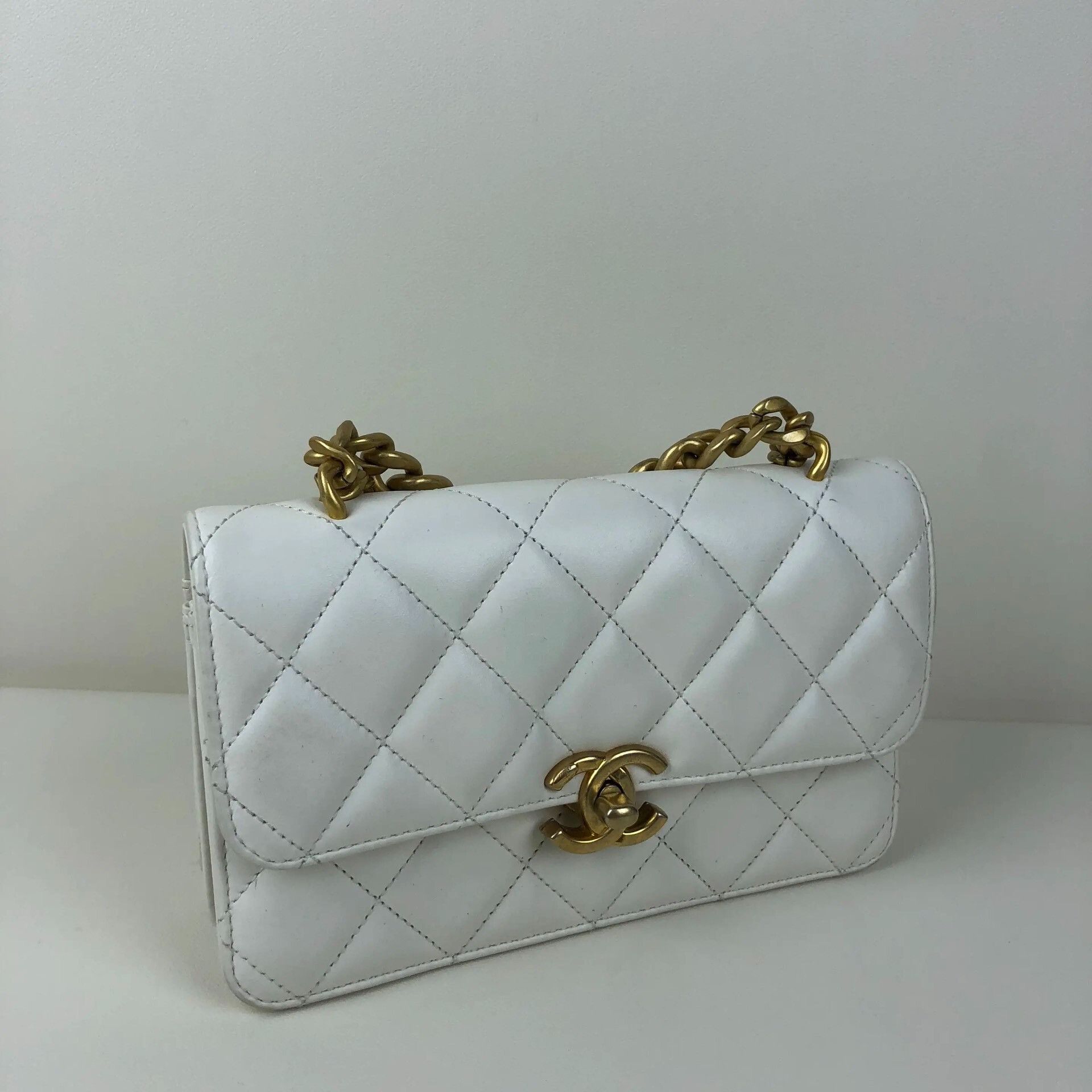 Chanel Pre-loved Bag Very good condition Size ONE SIZE - 2 Thumbnail